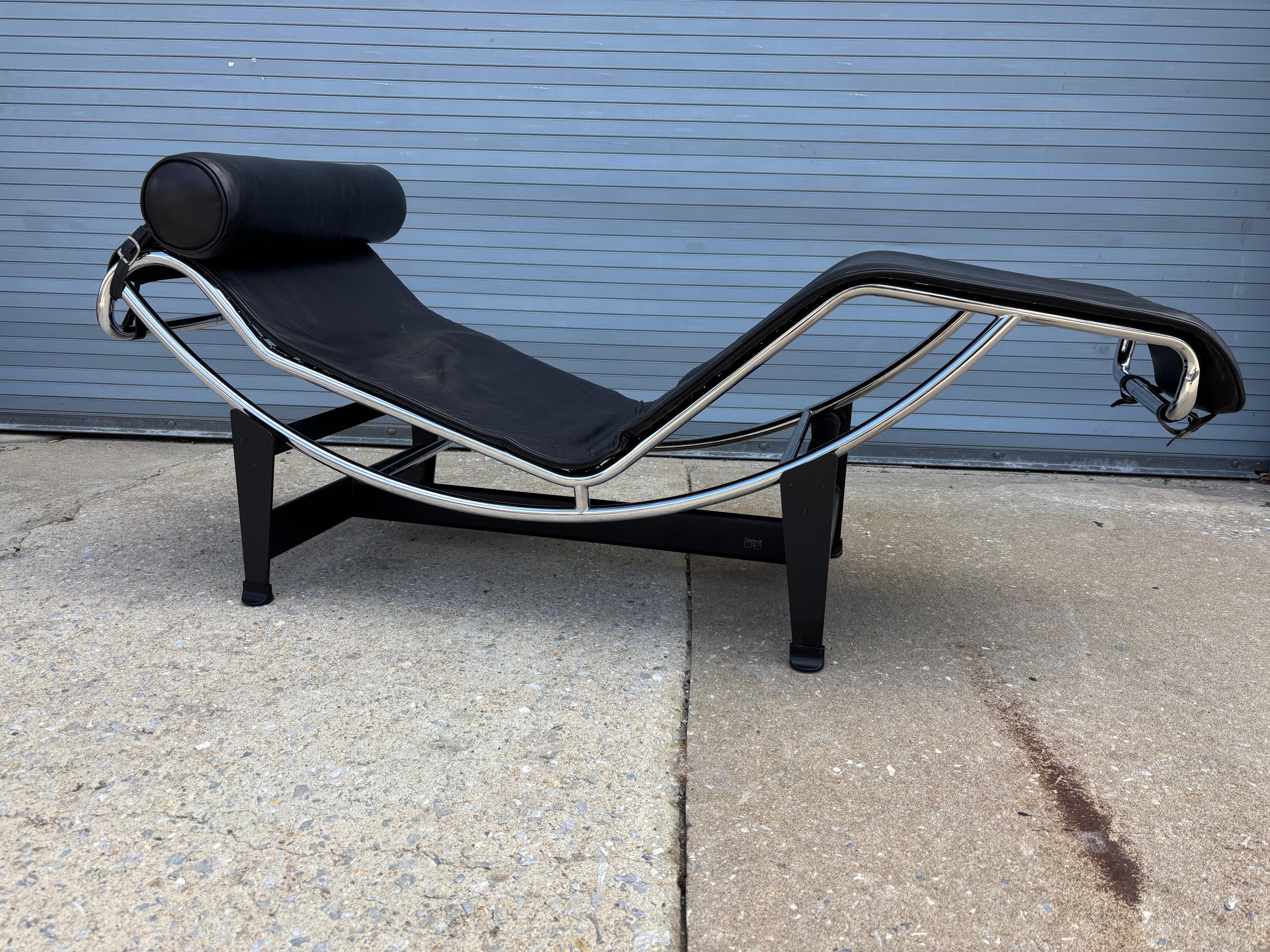 Chaiselongue LC-4 von Le Corbusier für Cassina (Metall) im Angebot
