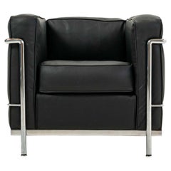 Sillón LC2 de Le Corbusier para Cassina, modelo Elan de Bernhardt, en piel negra
