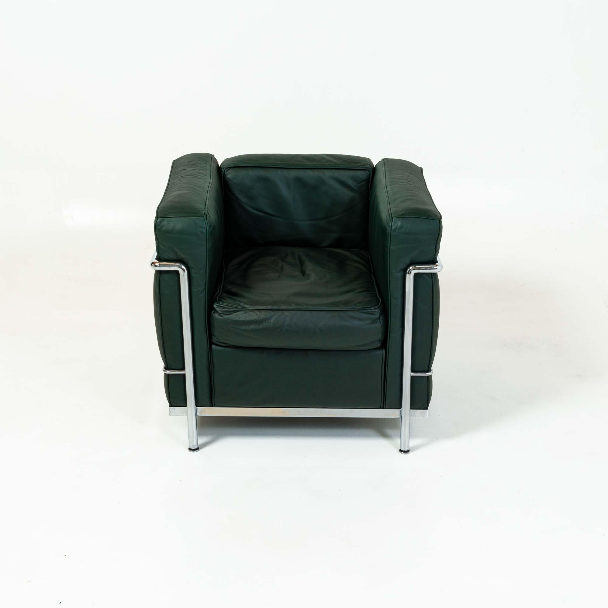 Bauhaus Le Corbusier for Cassina LC2 Petite Modele Armchair Midnight Green Leather For Sale