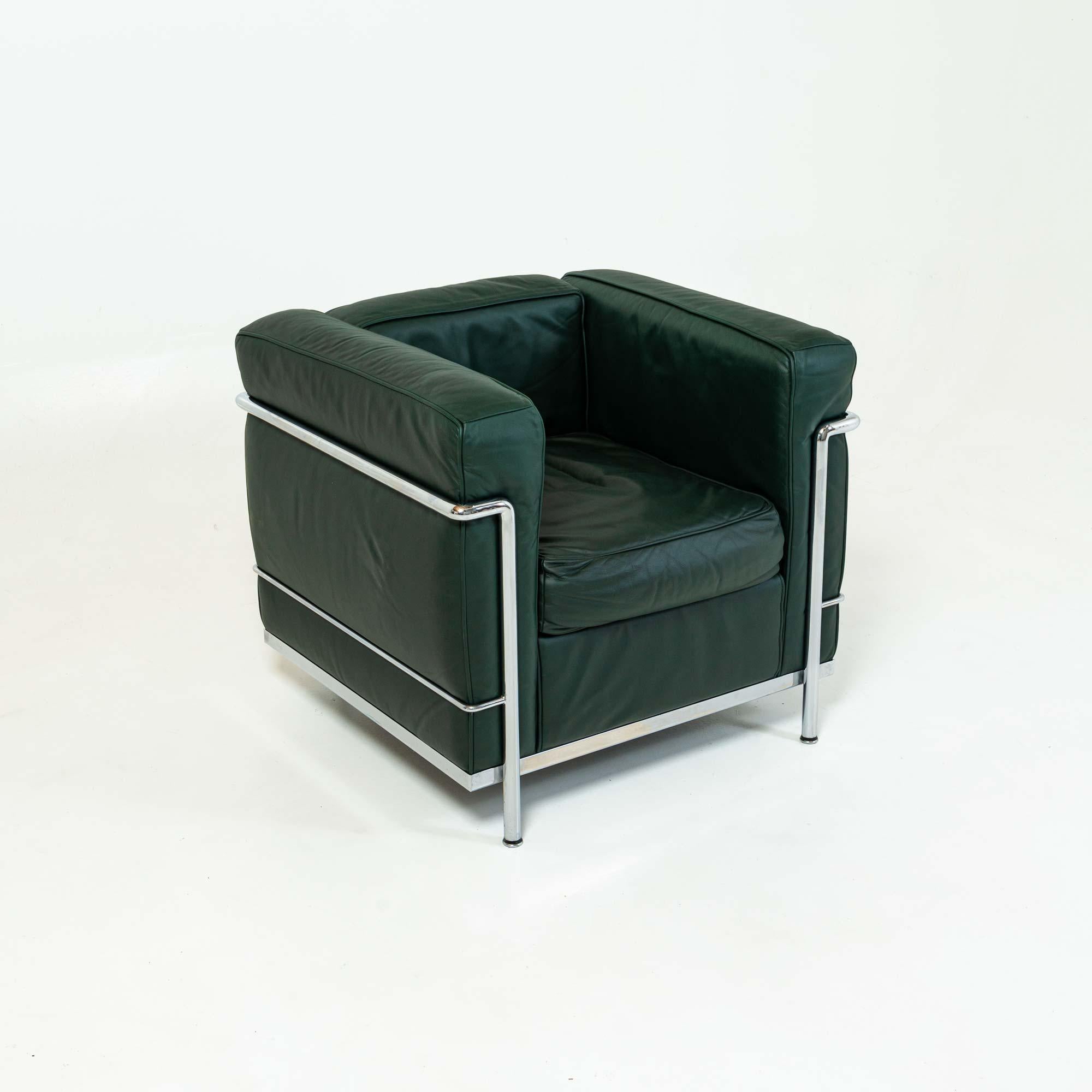 Le Corbusier for Cassina LC2 Petite Modele Armchair Midnight Green Leather In Good Condition For Sale In Seattle, WA