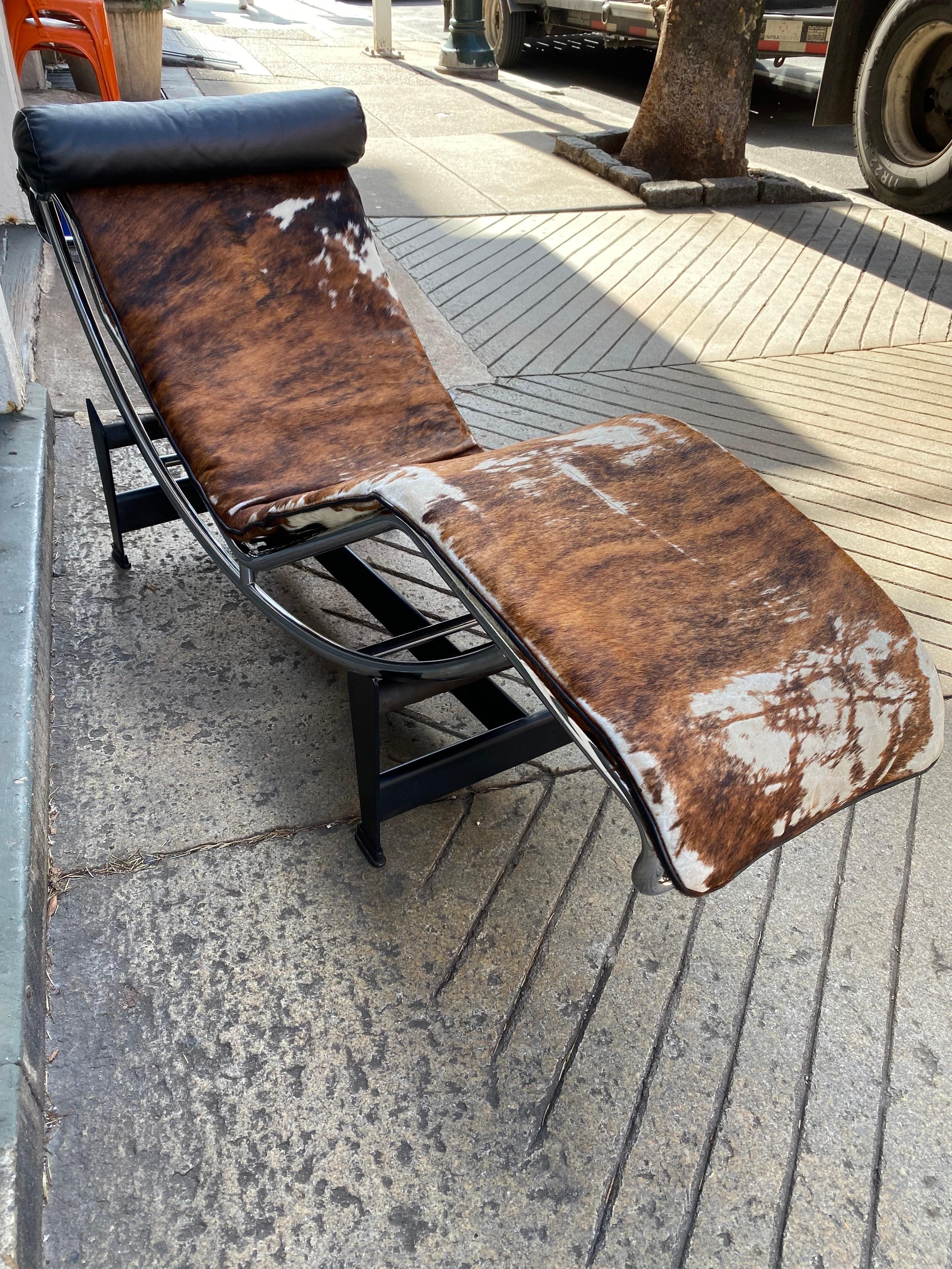 Italian Le Corbusier for Cassina LC4 Chaise Lounge