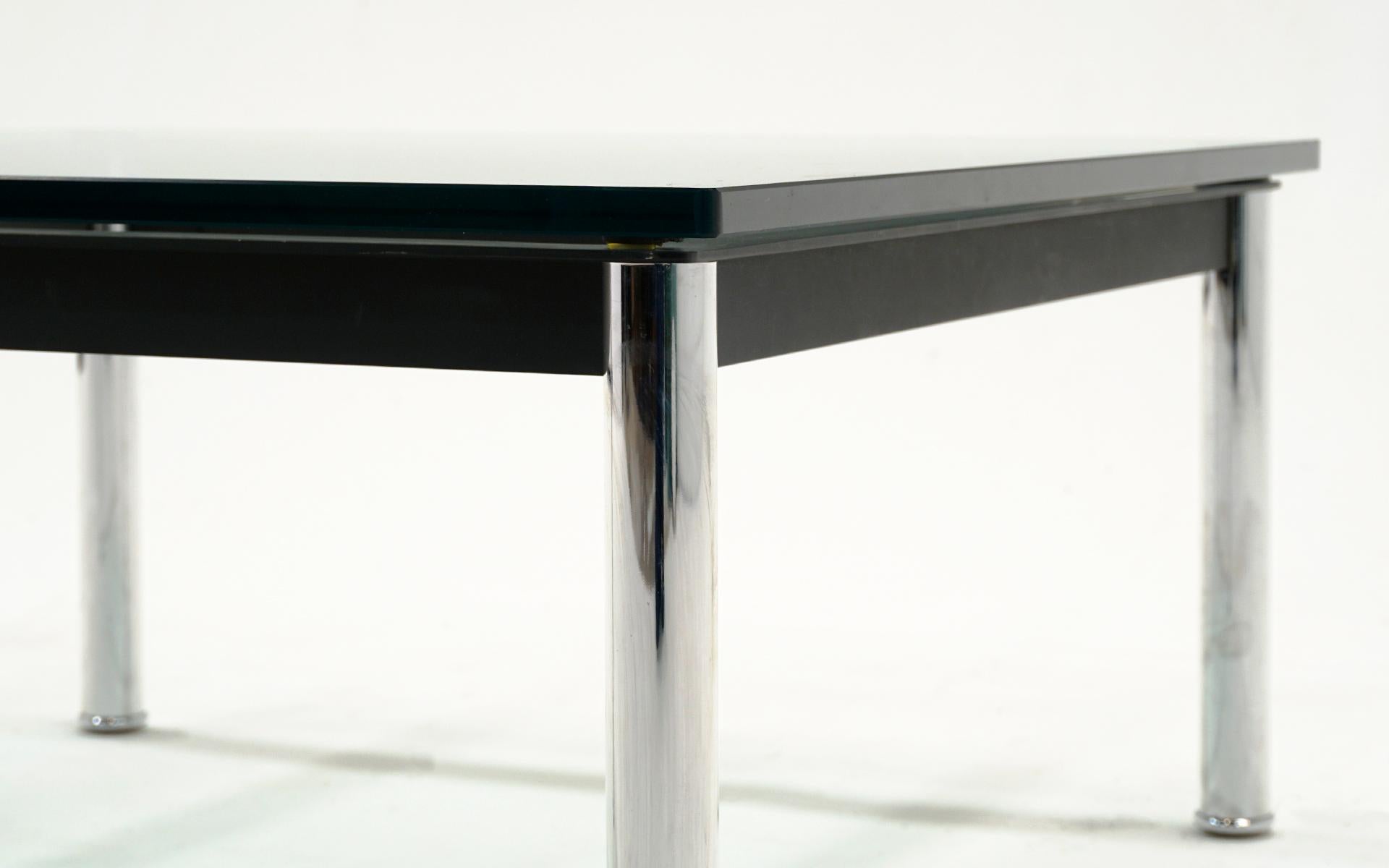 Le Corbusier Glass and Chrome Coffee Table Model LC10-P Low Table In Good Condition In Kansas City, MO