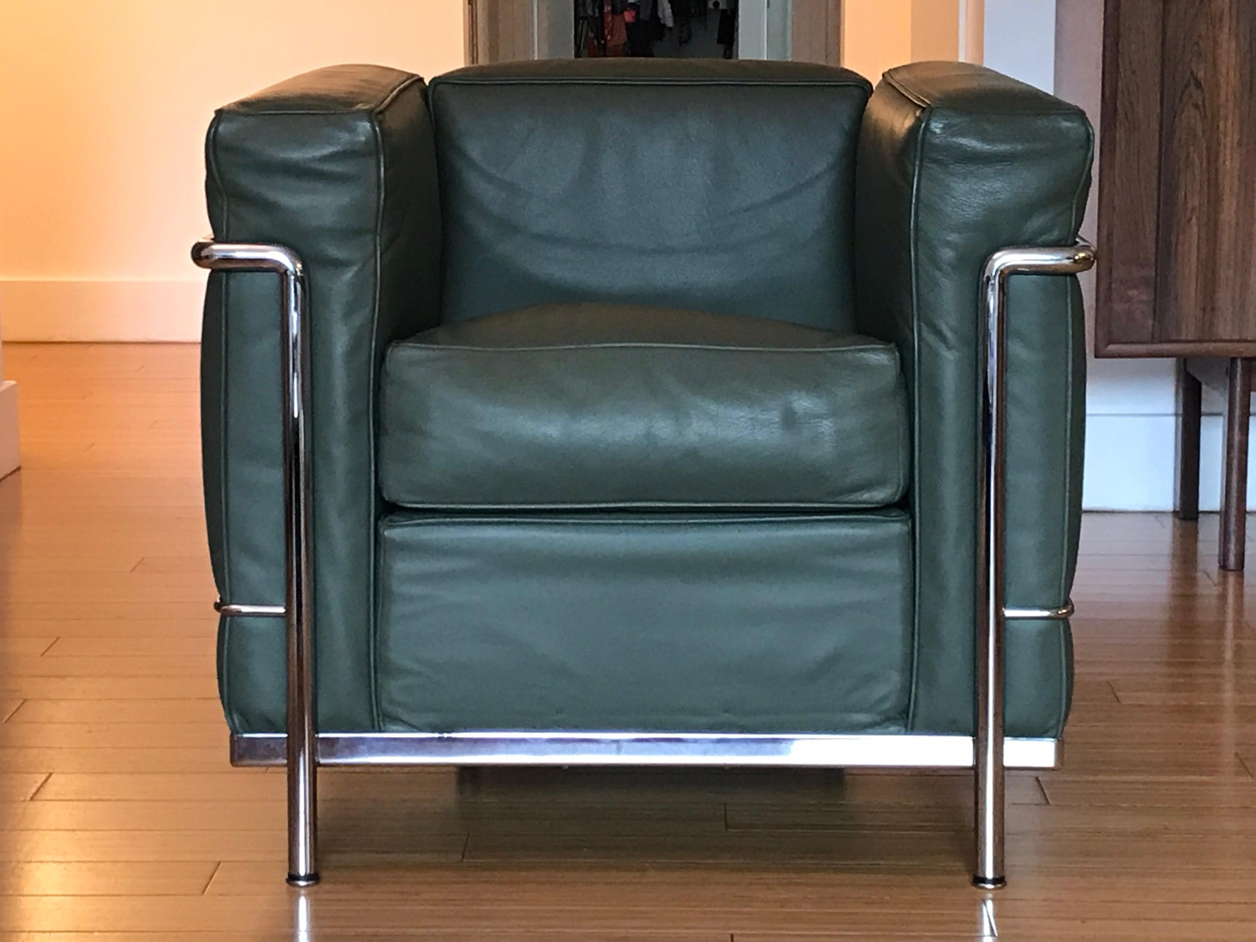 A Classic modernist design.
This chair came from one owner who had ordered this handsome forest green leather upholstery.
A quality made piece signed Cassina on the upholstery with hallmarks on the steel.