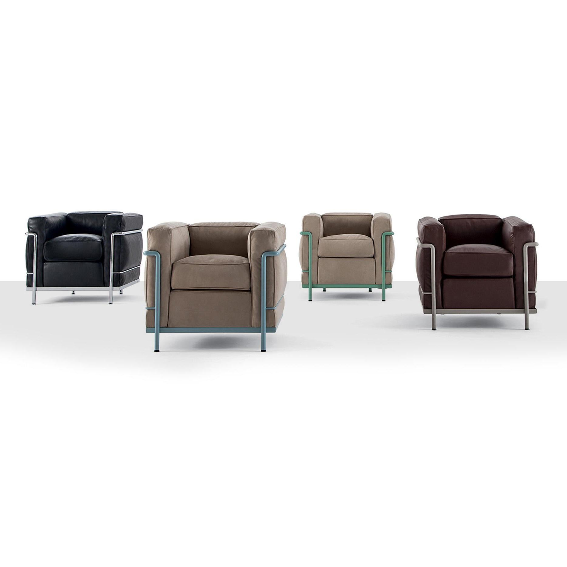 Le Corbusier, Jeanneret, Charlotte Perriand LC2 Poltrona Armchair by Cassina For Sale 3