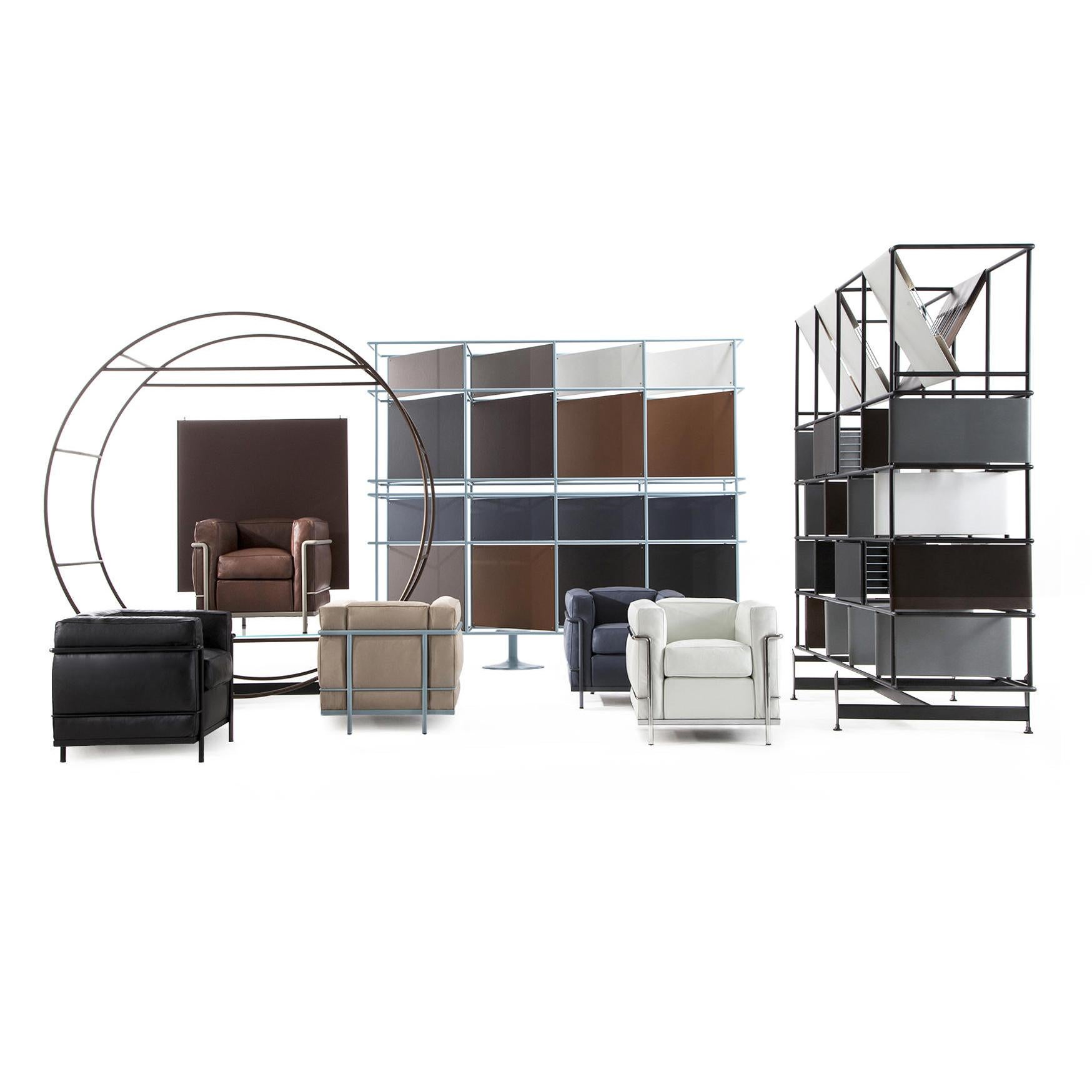Le Corbusier, Jeanneret, Charlotte Perriand LC2 Poltrona Armchair by Cassina For Sale 1
