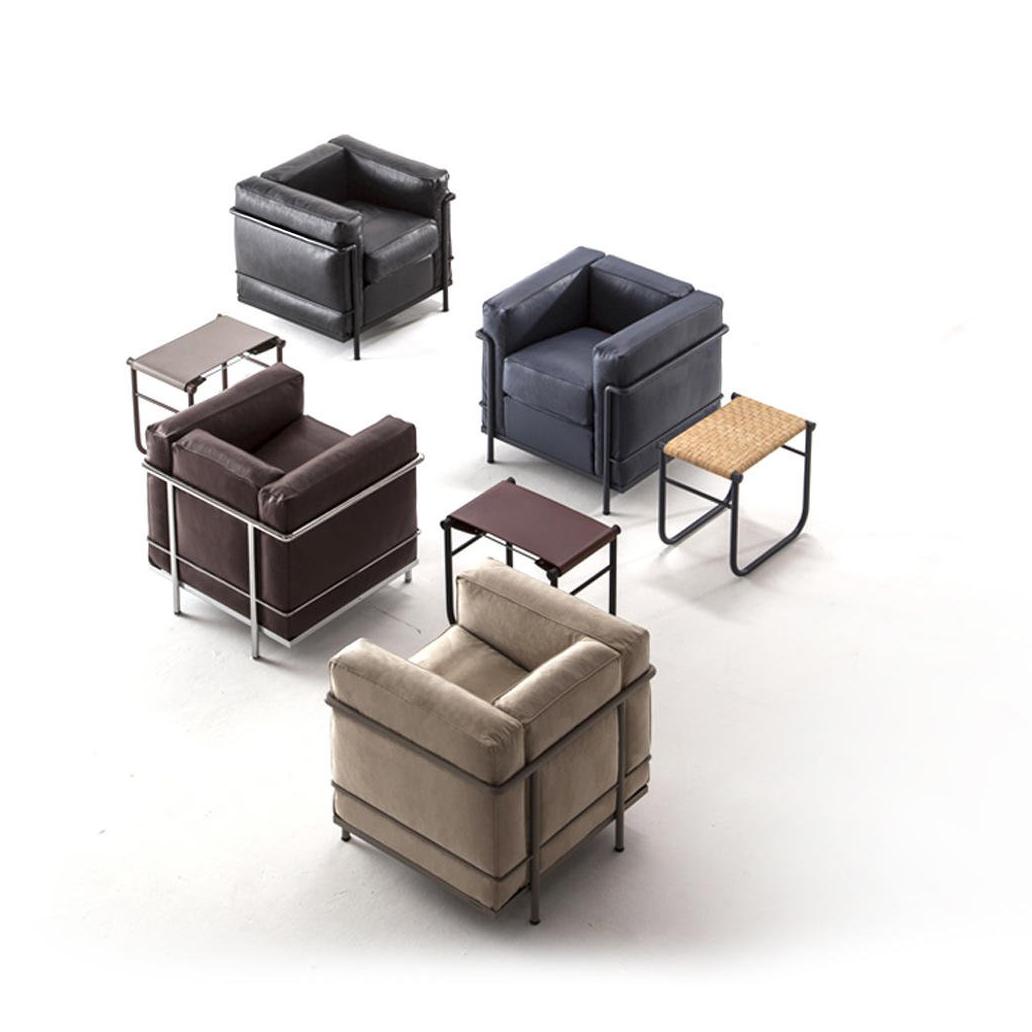 Le Corbusier, Jeanneret, Charlotte Perriand LC2 Poltrona Armchair by Cassina For Sale 2