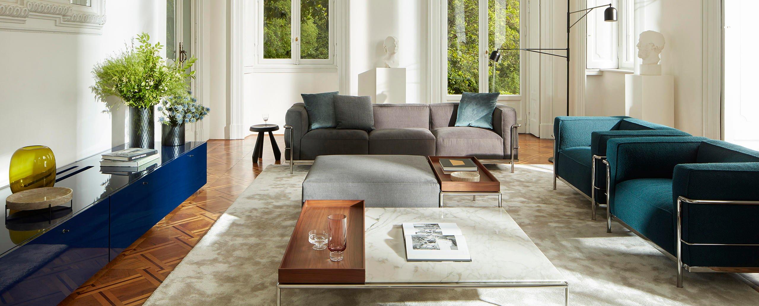 Le Corbusier, Jeanneret, Charlotte Perriand LC3 Fauteuil by Cassina In New Condition For Sale In Barcelona, Barcelona