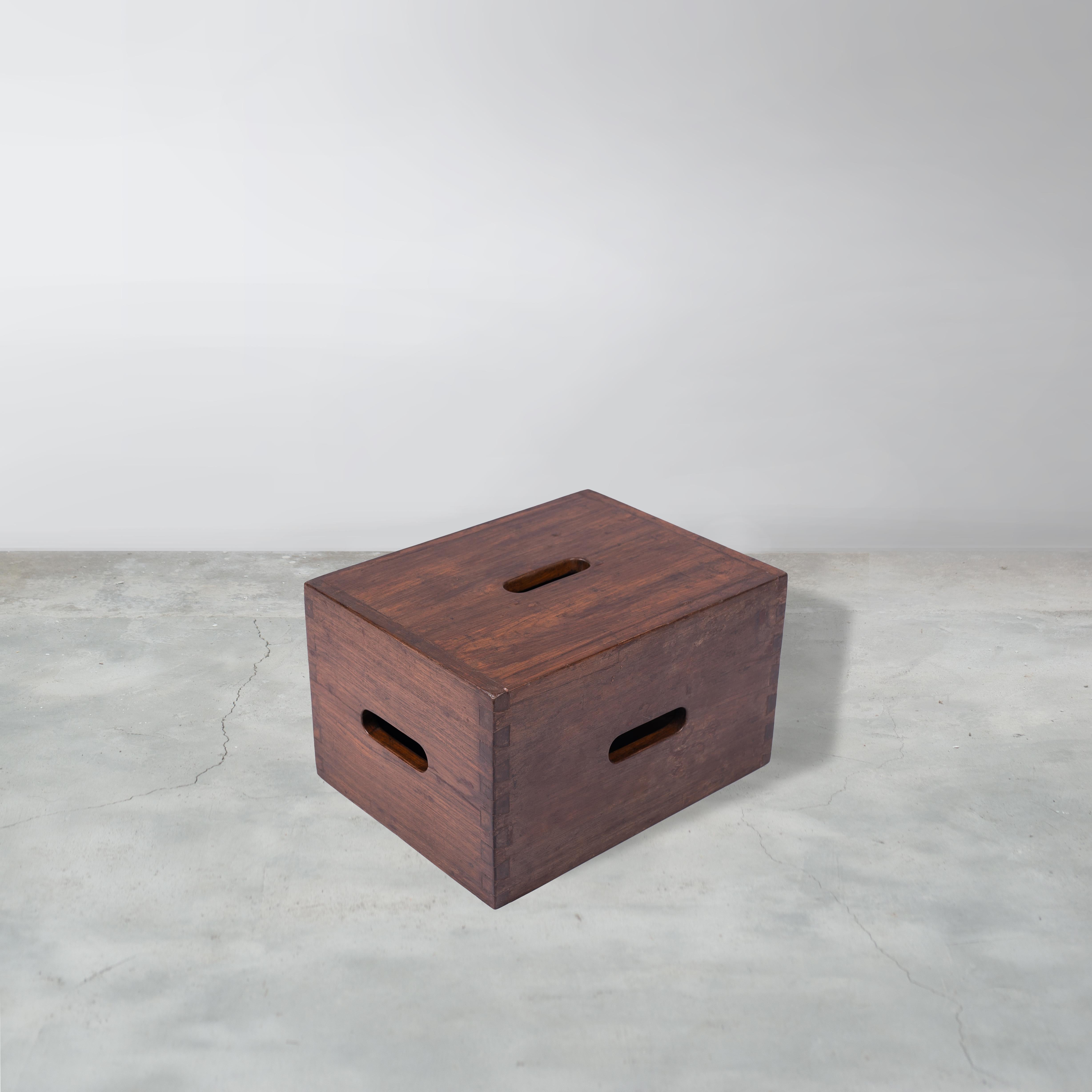 le corbusier box stool