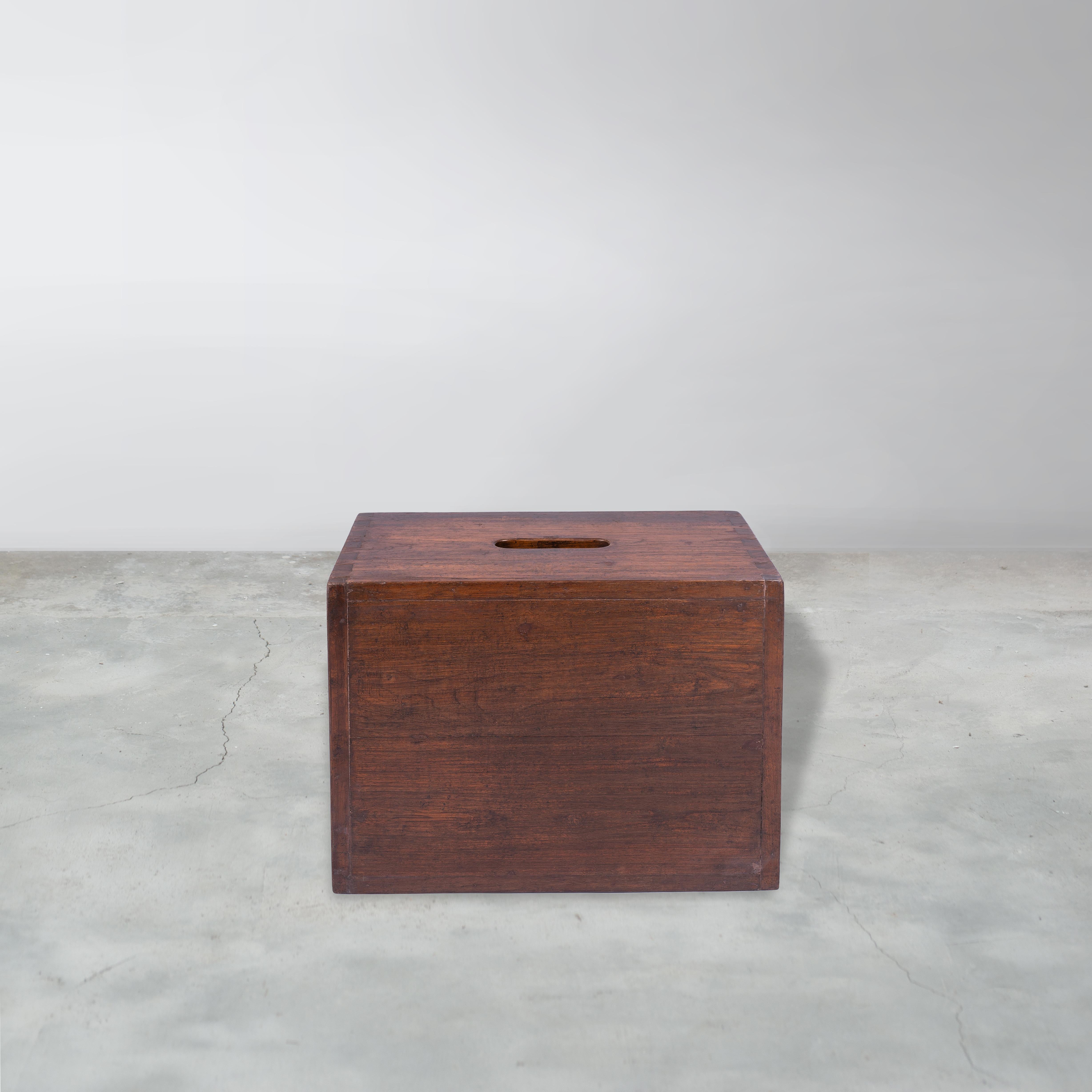 le corbusier box stool