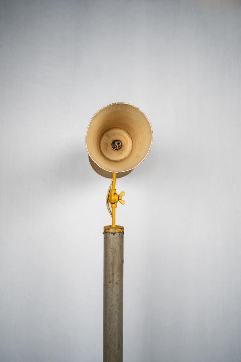 Le Corbusier LC-LU-02-A Lamp/ Authentic Floor Diabolo Lamp In Good Condition For Sale In Zürich, CH
