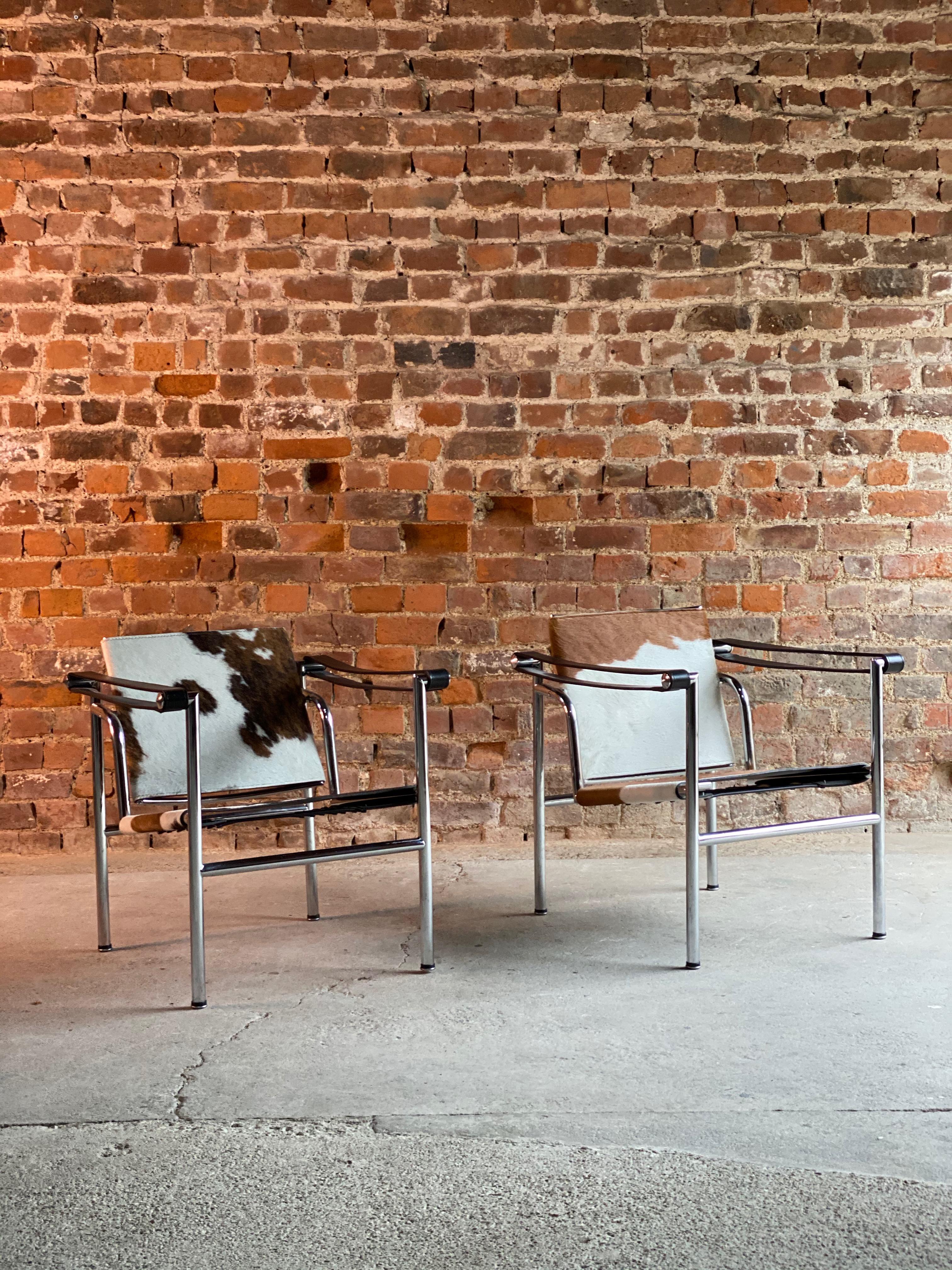 u2028Chaises basculantes Le Corbusier LC1 de Charlotte Perriand et Pierre Jeanneret 3