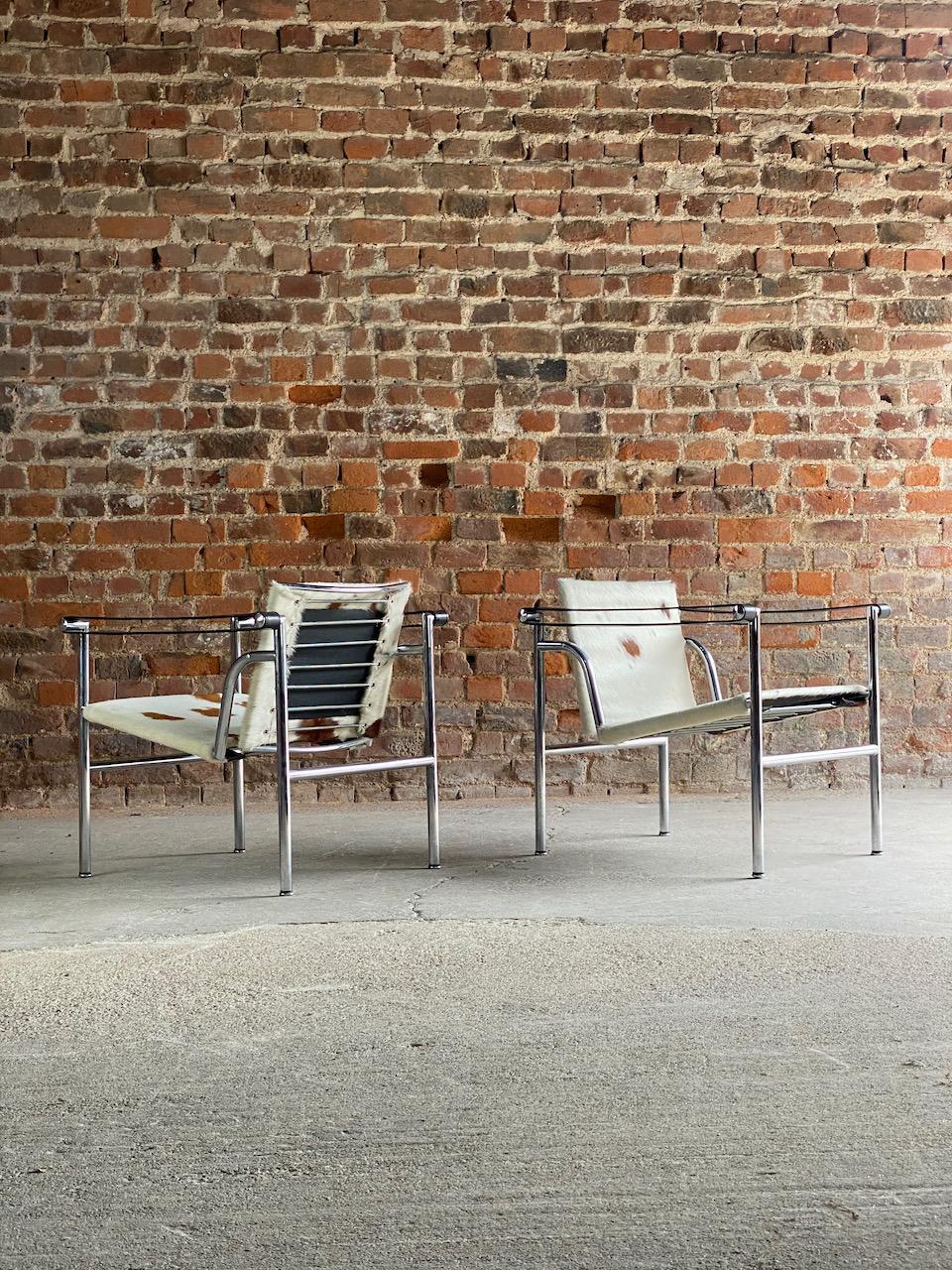 Le Corbusier LC1 Basculant chairs by Cassina Circa 1990

Stunning pair of original LC1 Basculant Armchairs by Le Corbusier, Pierre Jeanneret, & Charlotte Perriand Italy circa 1970, Fauteuil à dossier basculant LC1 Basculant armchairs, finished in