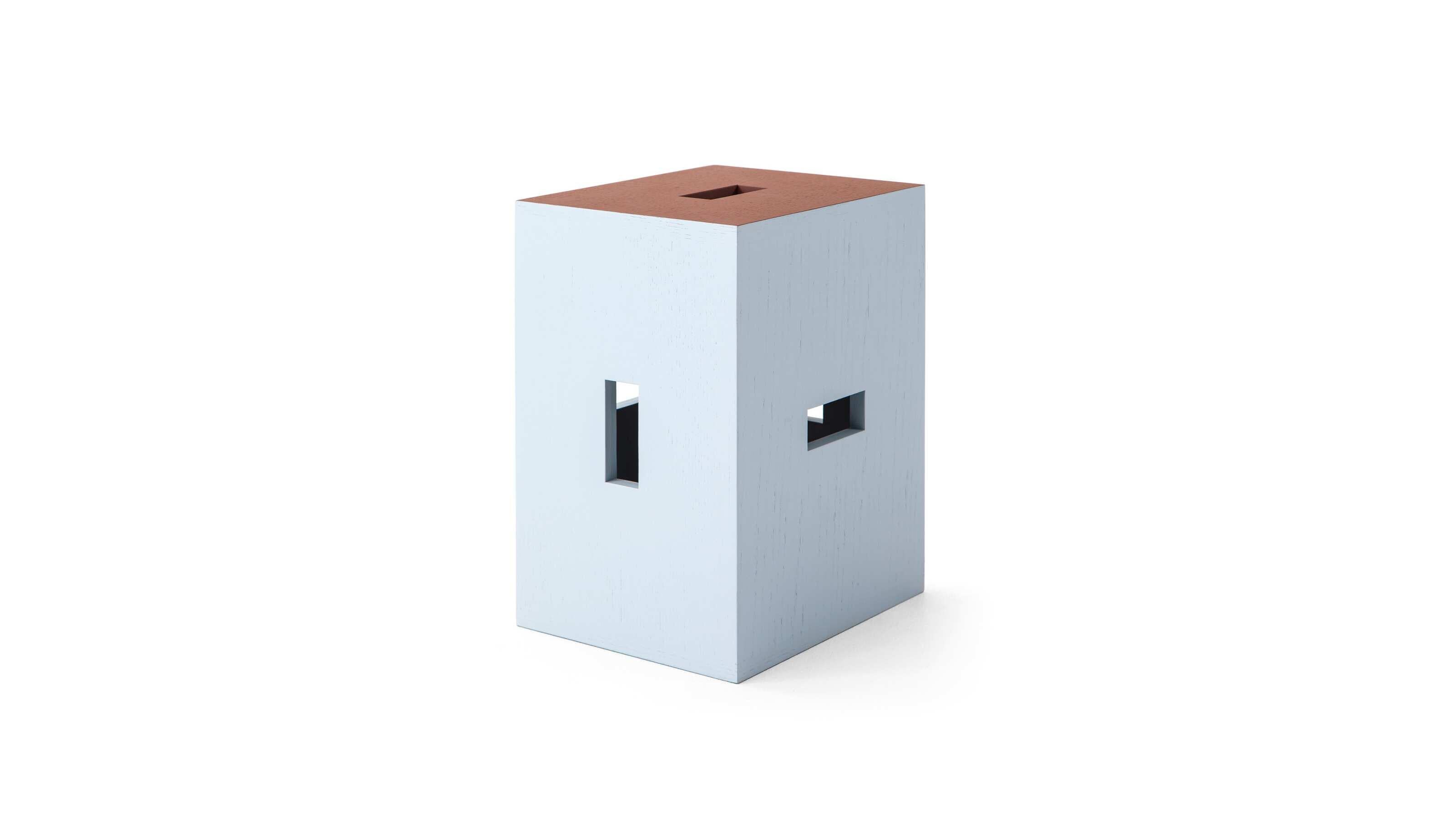 Le Corbusier LC14 Tabouret Nantes Rezè Taburete De Madera Para Cassina

LC14 TABOURET NANTES REZÈ

El modelo de este taburete o mesa baja de diseño es anterior -en su composición tridimensional- al Tabouret du Brésil distinguiéndose por la mayor