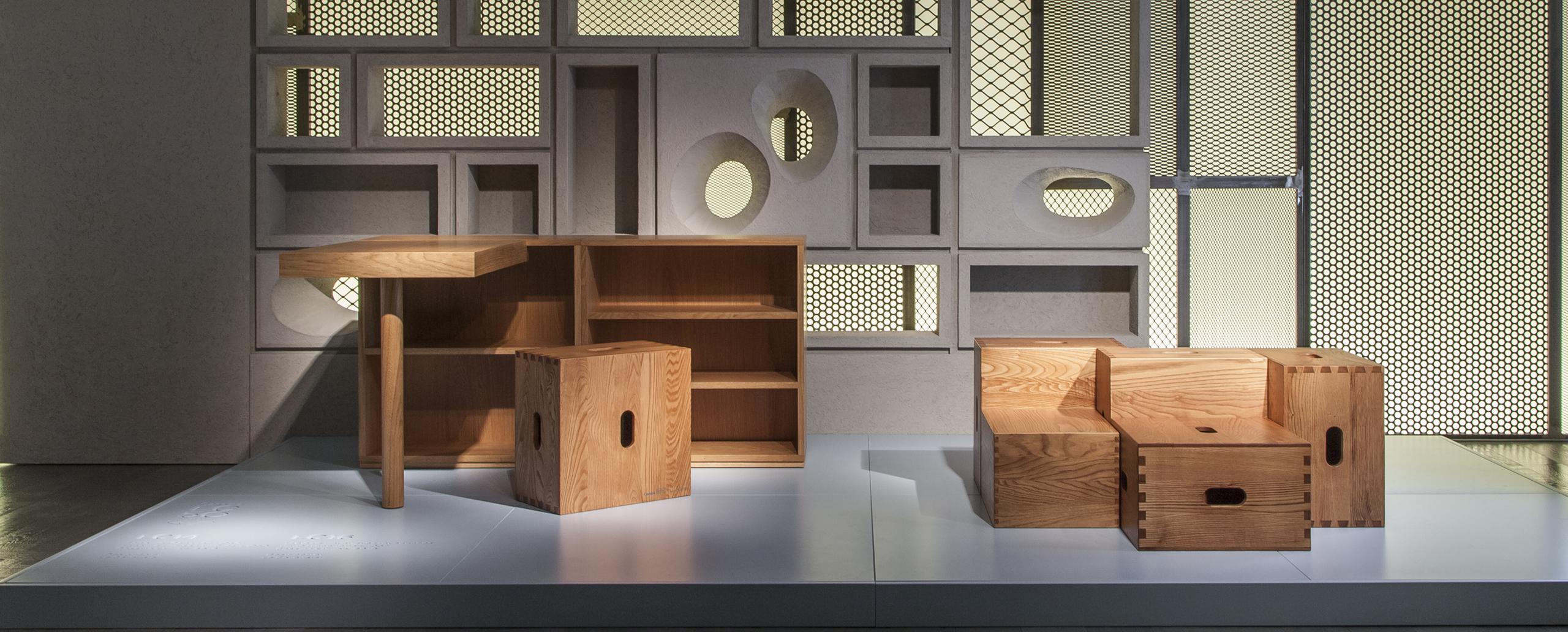 Schreibtisch aus Holz von Cassina, LC16, Shelve, von Corbusier (Italienisch) im Angebot