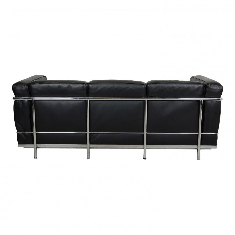 Danois Le Corbusier Lc2/3-Seater Sofa with Black Leather and Steel Frame (Canapé Le Corbusier Lc2/3 places en cuir noir et structure en acier)