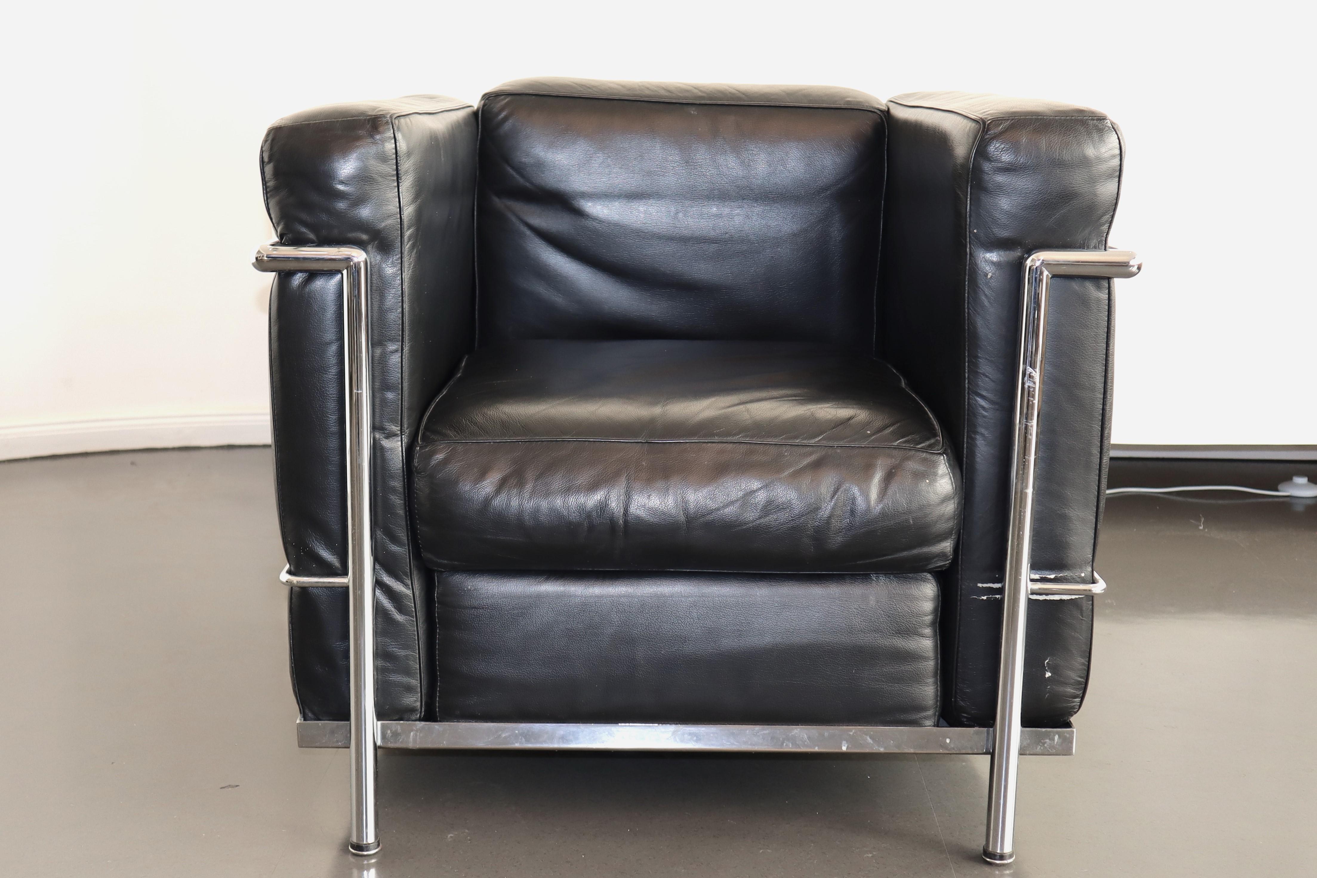 Italian Le Corbusier LC2 Armchair + 3-Seat Sofa Set in Black Leather & Chrome, Alivar For Sale