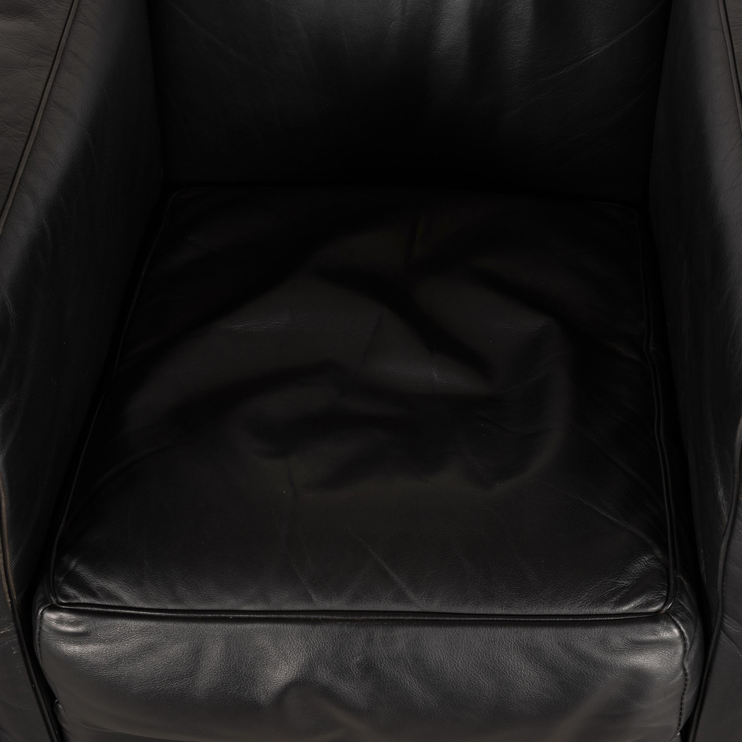 Le Corbusier LC2 Armchair in Black Leather for Cassina, Italy 3
