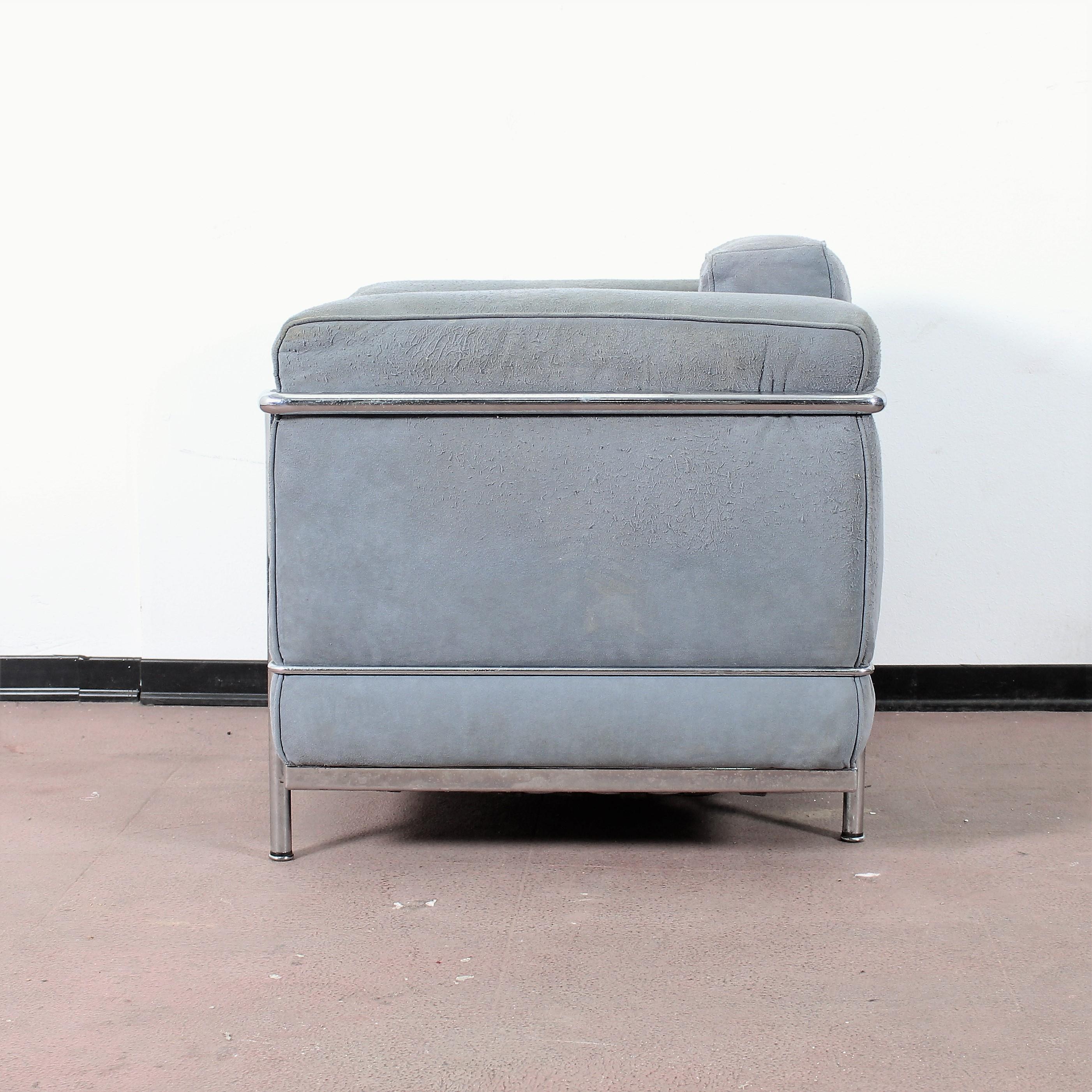 Mid-Century Modern Le Corbusier LC2 Cassina Petit Confort Gray Chamois Leather Armchair Italia 70s