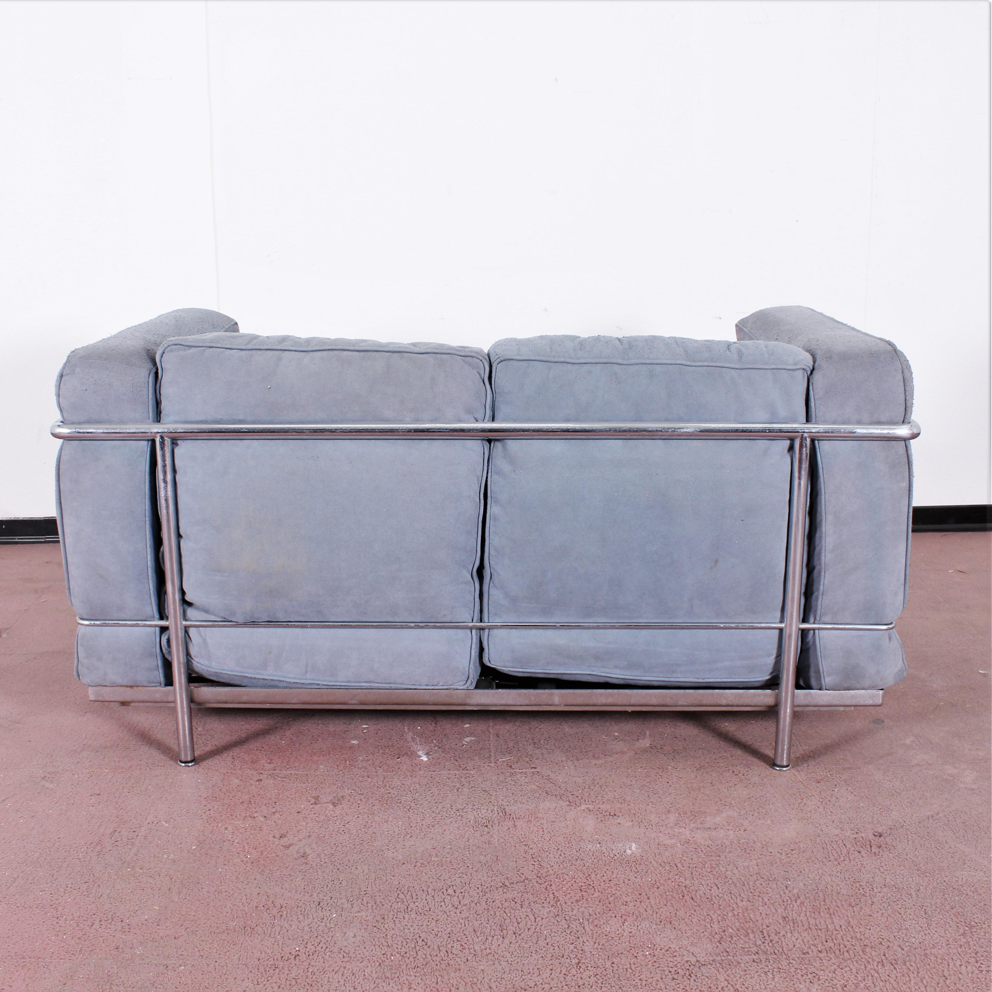 Italian Le Corbusier LC2 by Cassina Two-Seat Gray Chamois Leather Sofa, Italia, 1970s