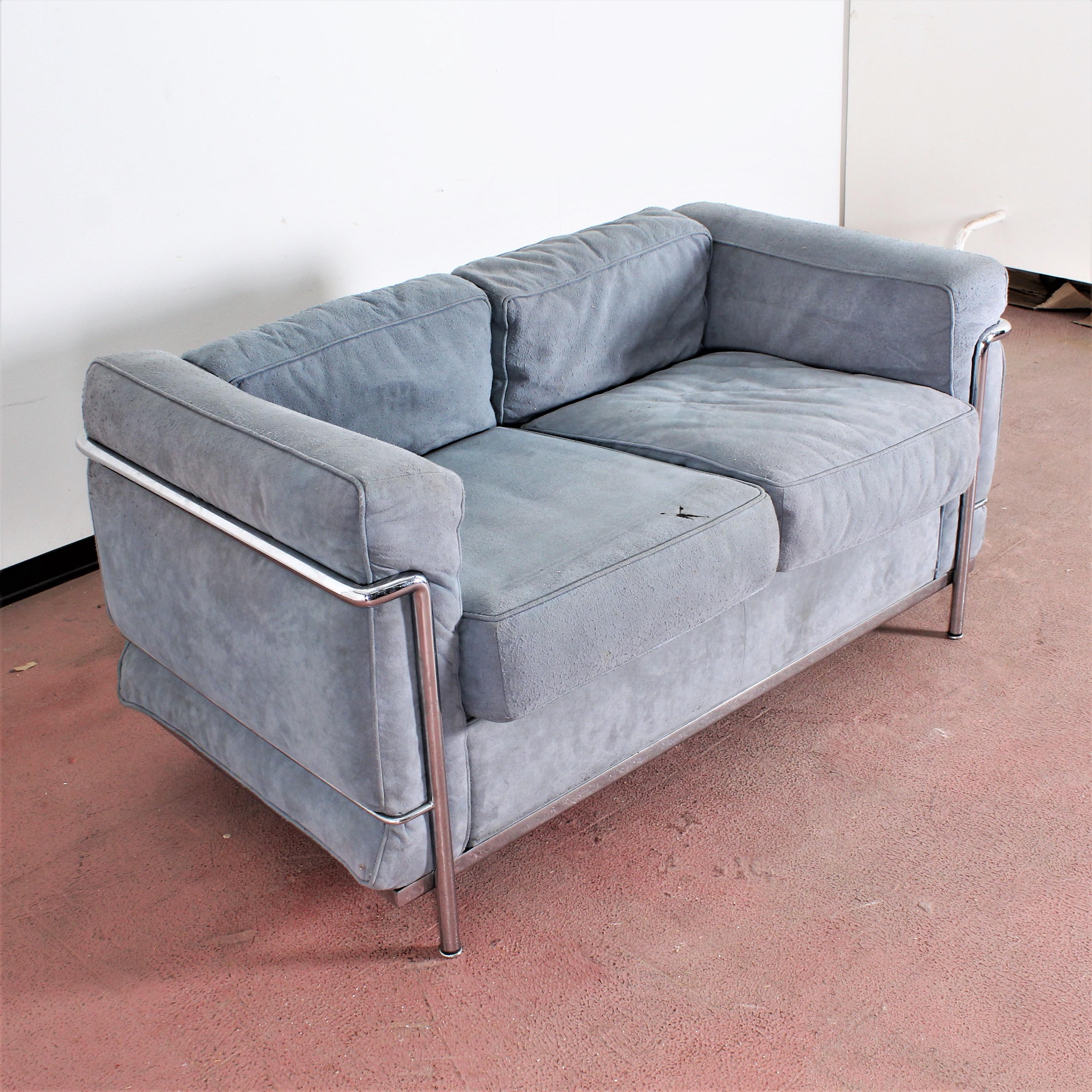 Le Corbusier LC2 by Cassina Two-Seat Gray Chamois Leather Sofa, Italia, 1970s 1