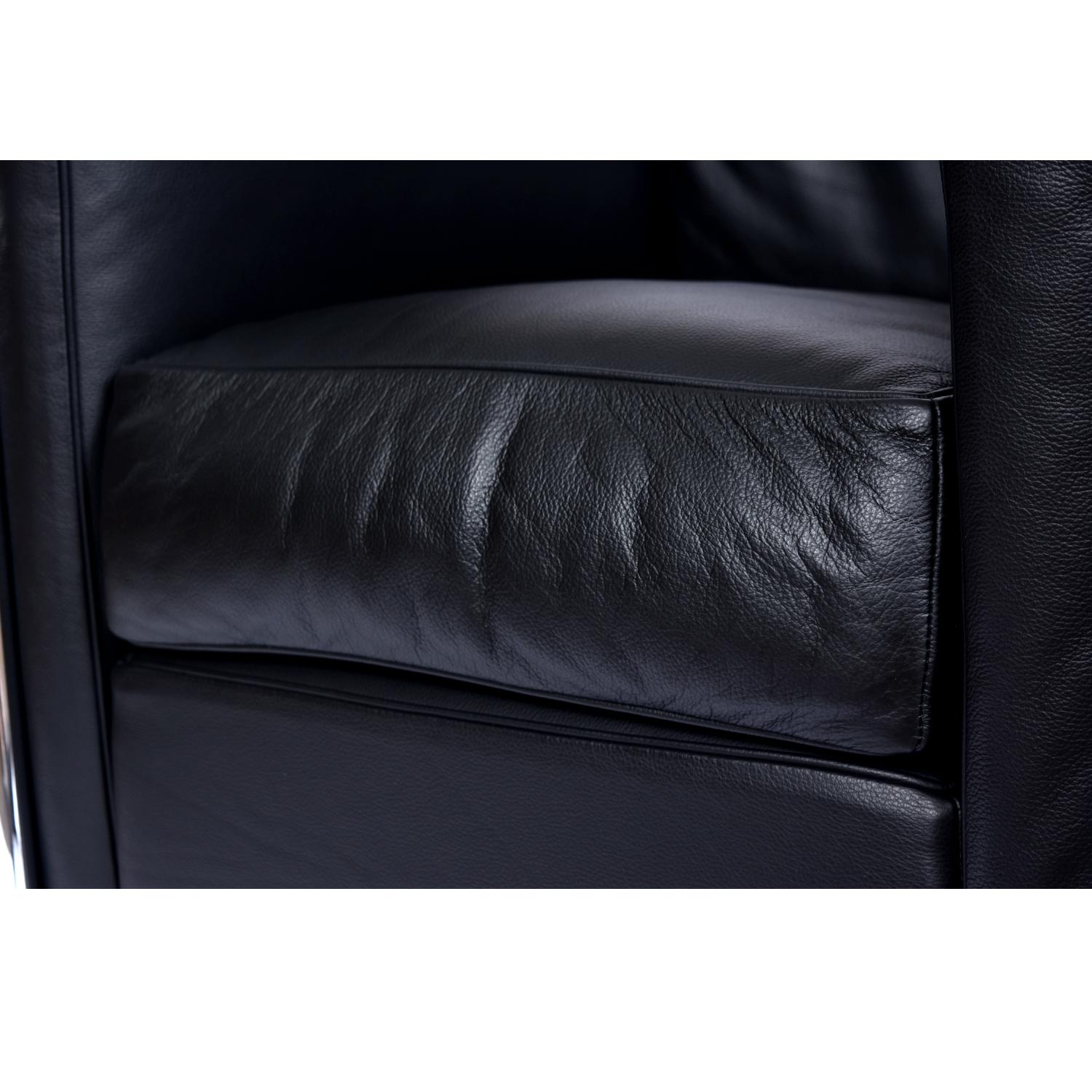 Le Corbusier LC2 Chair by Cassina Made in Italy Chrome and Black Leather 3