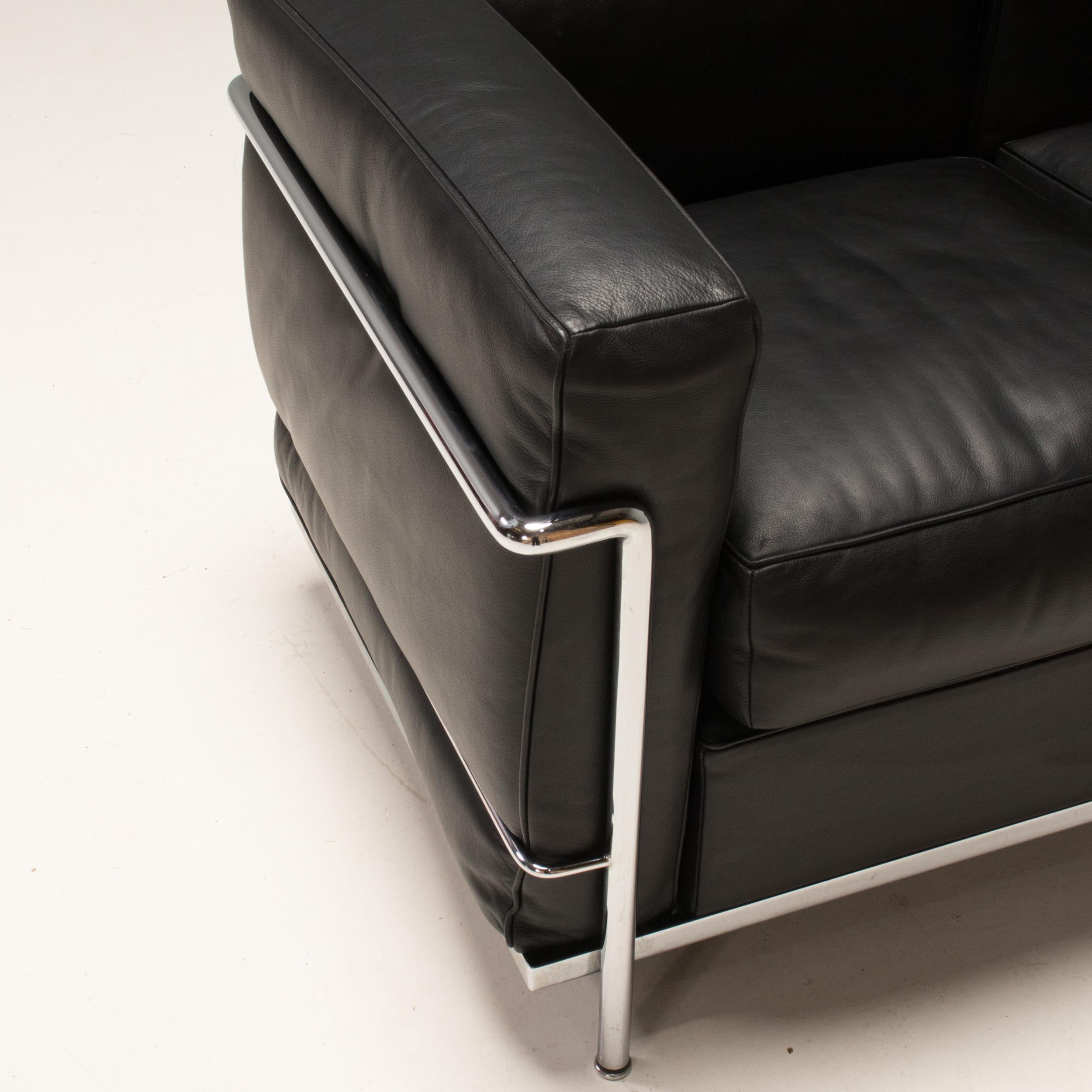 Le Corbusier LC2 Grand Confort 2-Seater Black Leather Sofa 5
