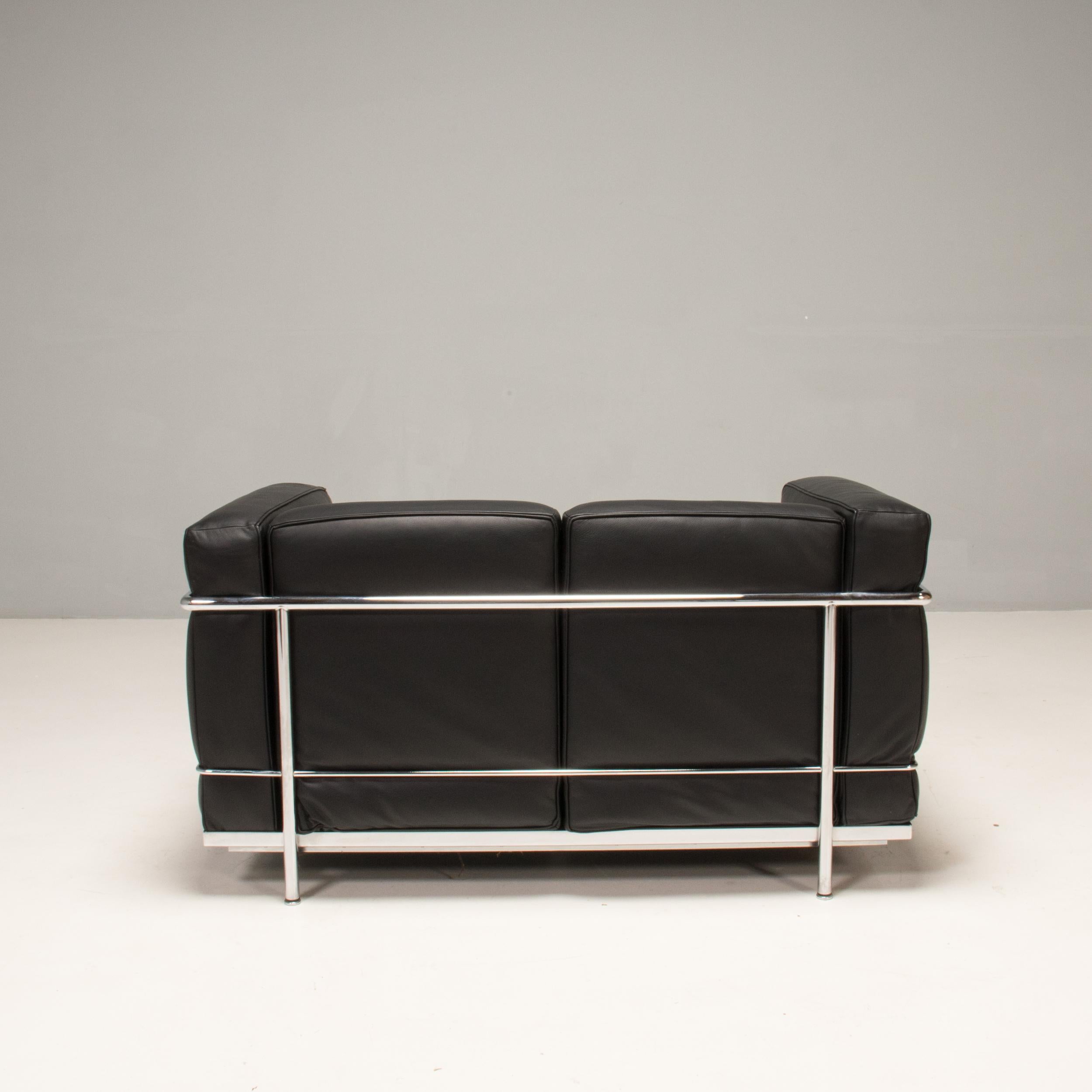 Late 20th Century Le Corbusier LC2 Grand Confort 2-Seater Black Leather Sofa