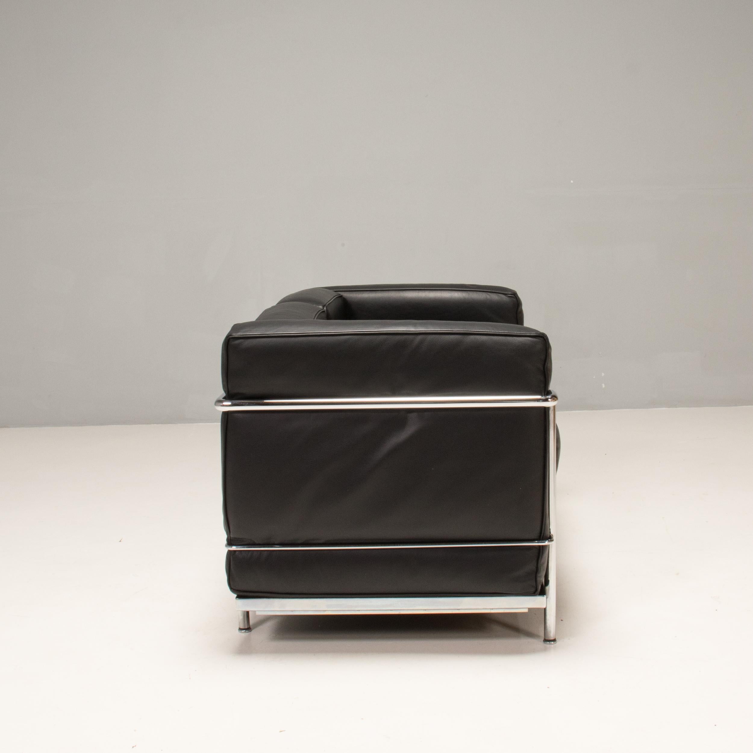 Le Corbusier LC2 Grand Confort 2-Seater Black Leather Sofa 1