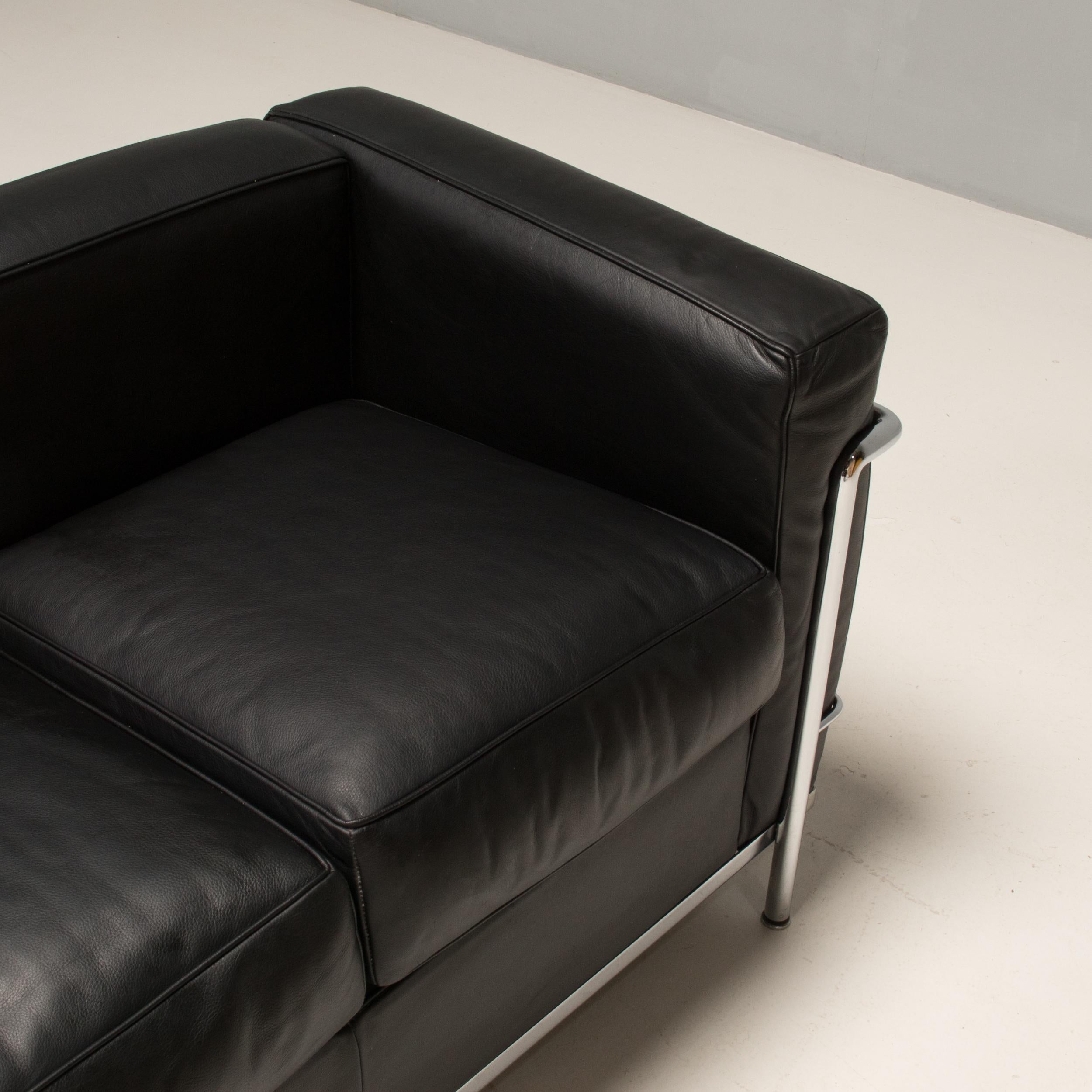 Le Corbusier LC2 Grand Confort 2-Seater Black Leather Sofa 2