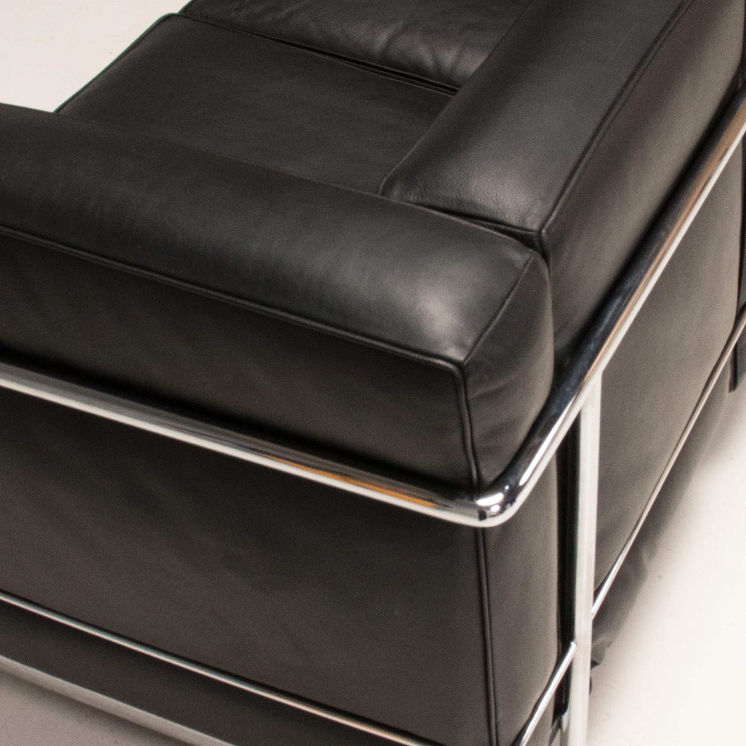 Le Corbusier LC2 Grand Confort 2-Seater Black Leather Sofa 3