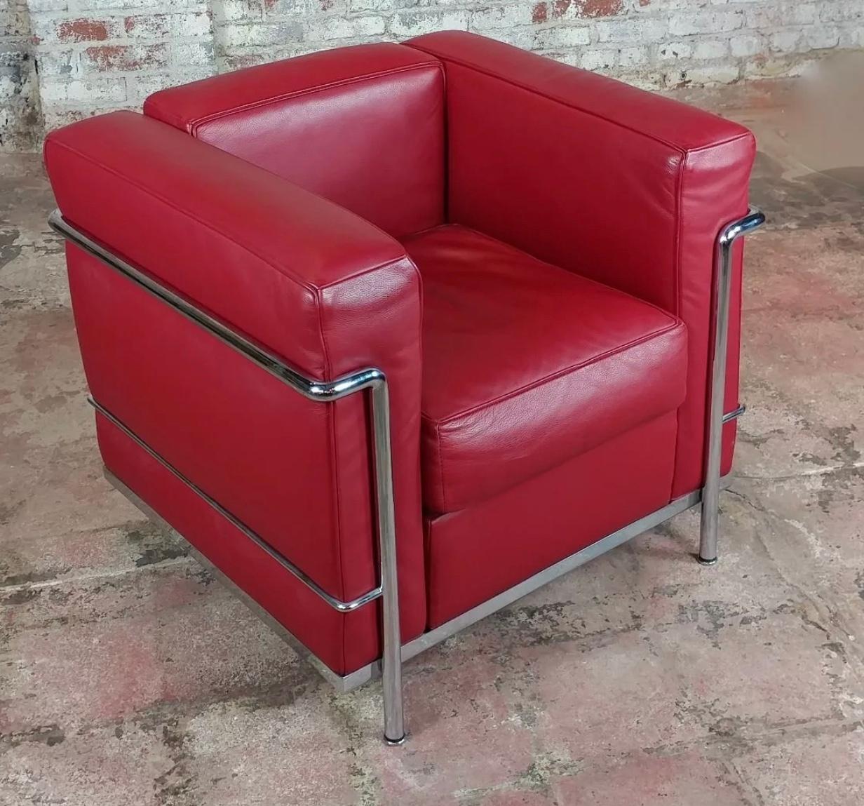 This LC2 armchair in blood red leather was designed by Le Corbusier/ Pierre Jeanneret/ Charlotte Perriand and produced by Cassina. It features the classic chrome steel frame.


Measures: H 26.38 in. x W 29.93 in. x D 27.56 in.
SH