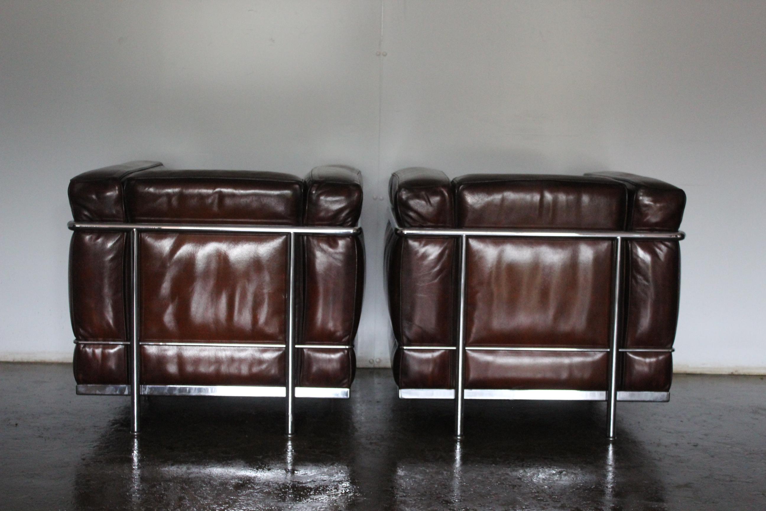 Italian Le Corbusier LC2 Leather Armchair Chair by Cassina Espresso Brown Club Armchair