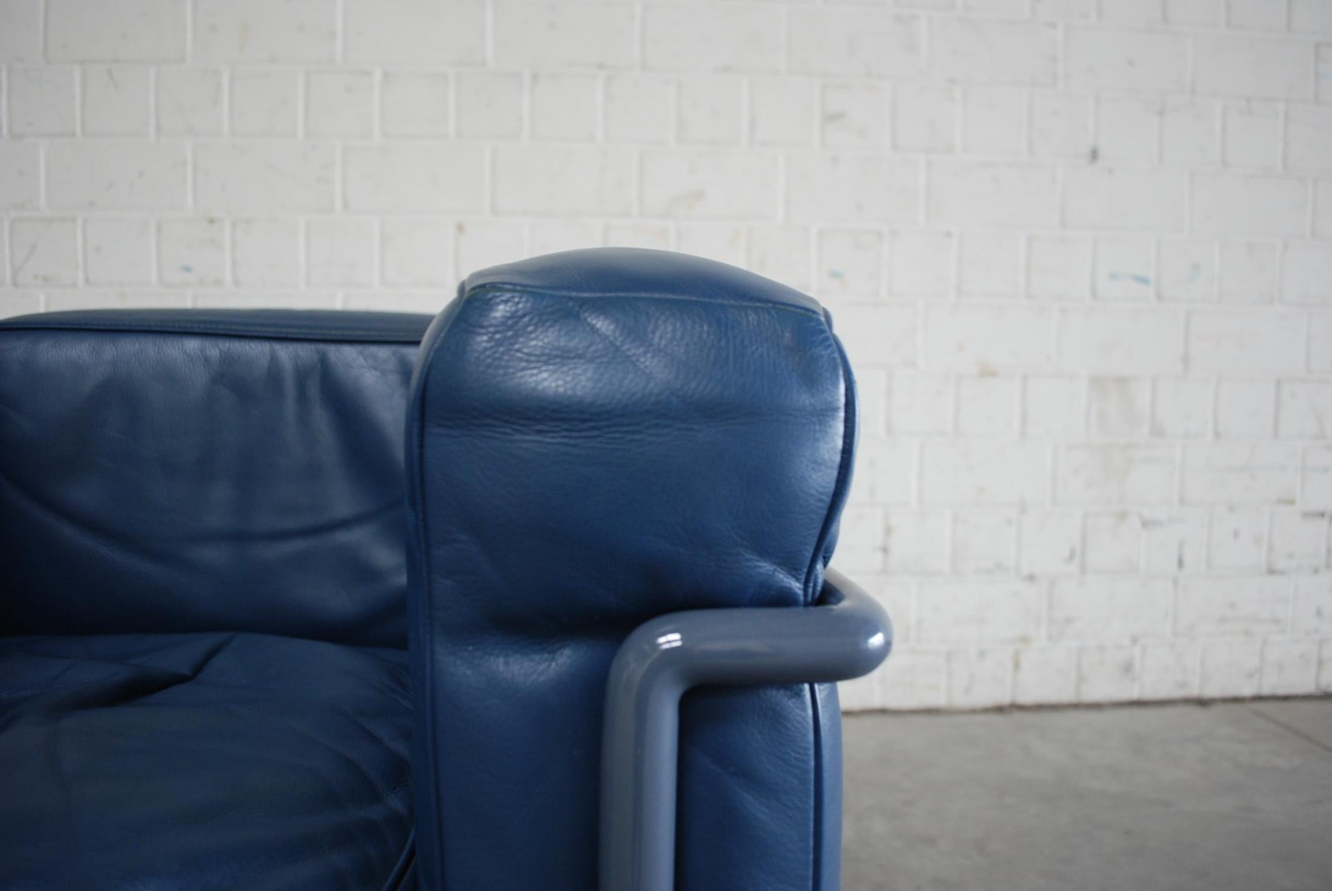 Le Corbusier LC2 Leather Armchair by Cassina 3