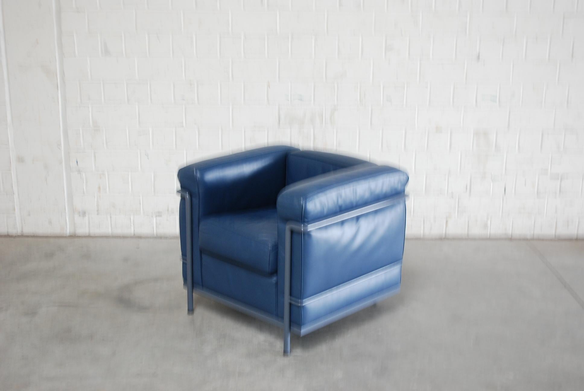 Le Corbusier LC2 Leather Armchair by Cassina 7