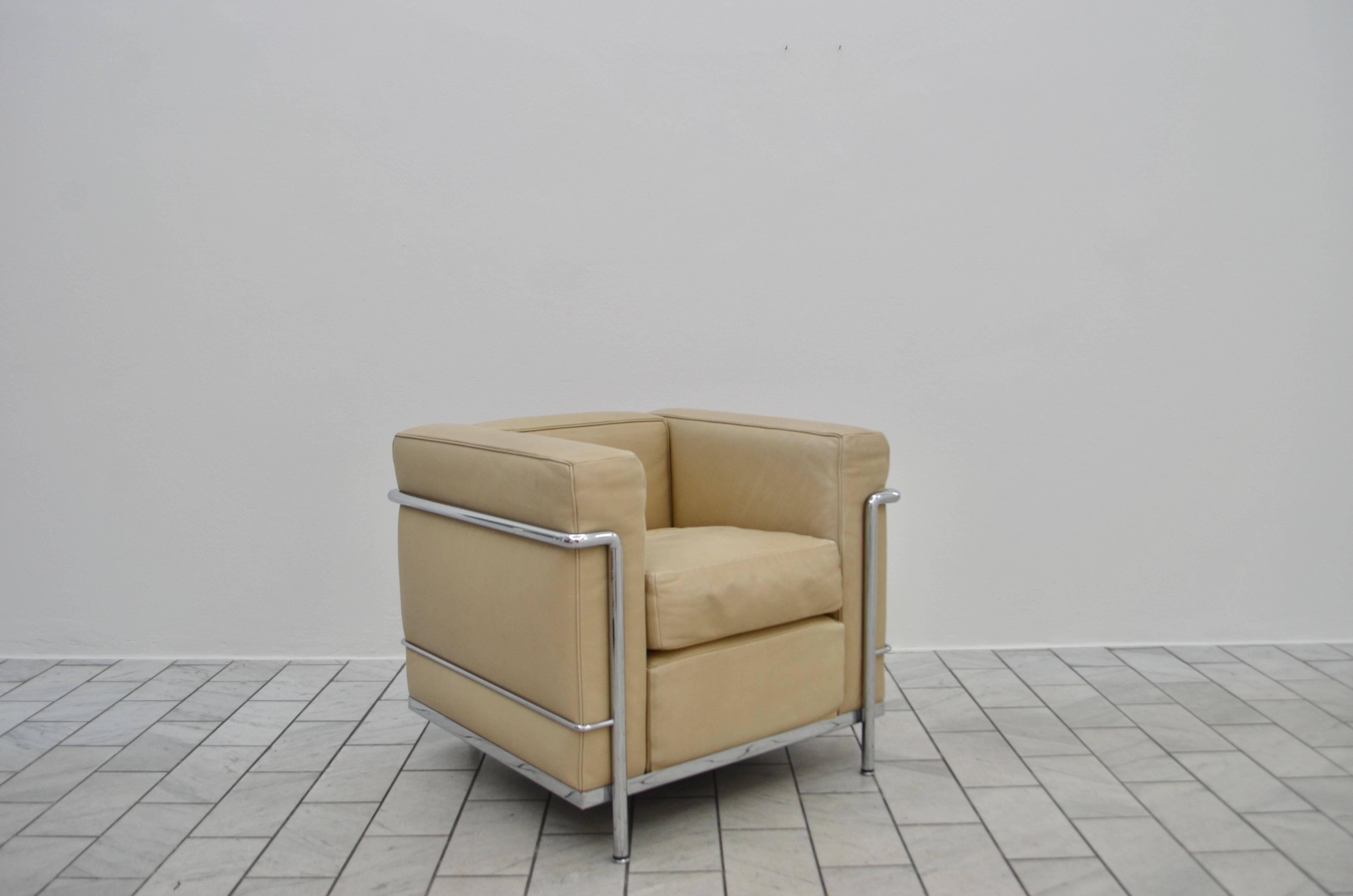 Le Corbusier LC2 Naturale Z Ledersessel von Cassina Sandecru, 2er-Set, Sessel im Angebot 13