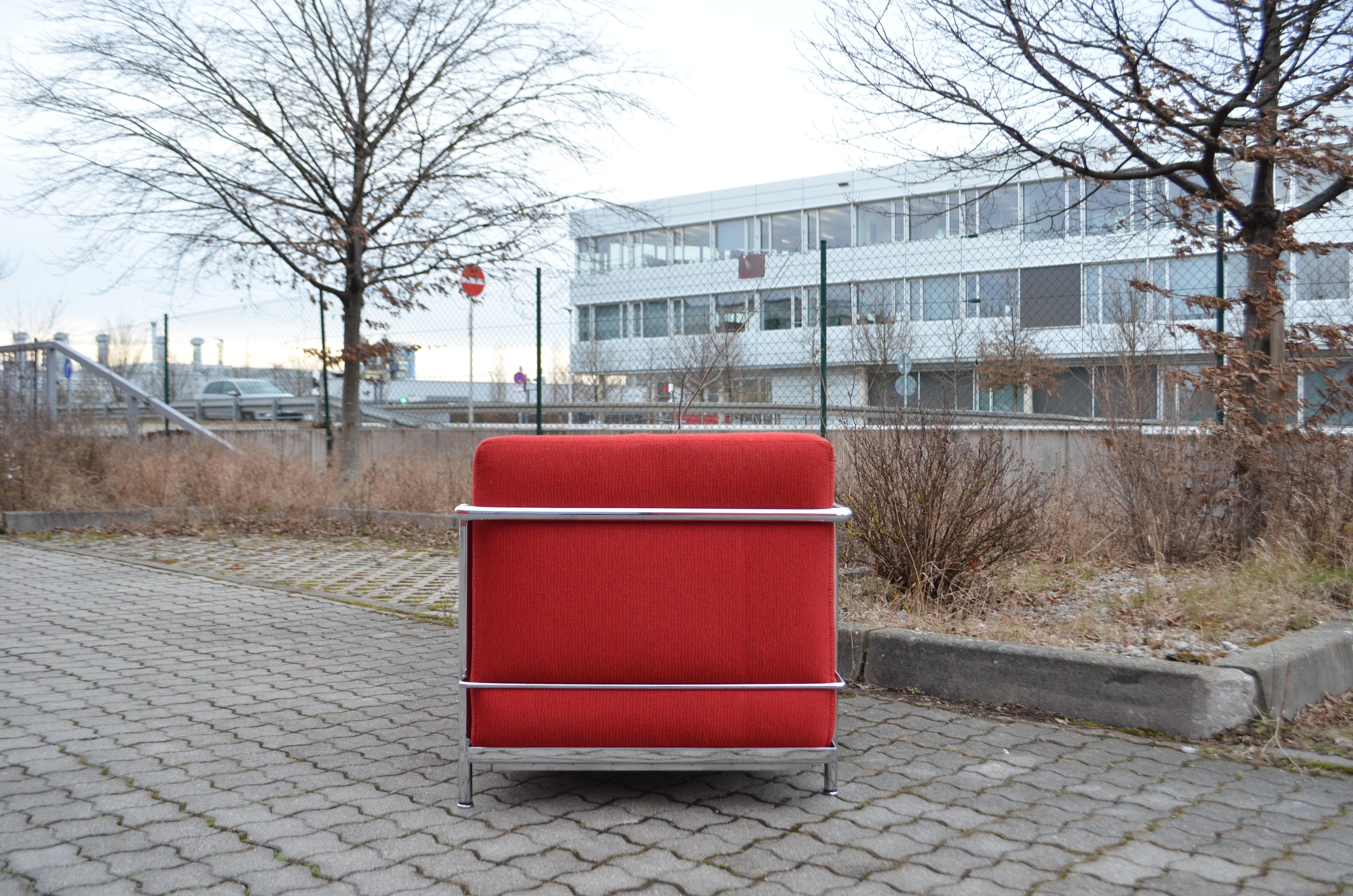 Le Corbusier LC2 Red Sofa by Cassina 2