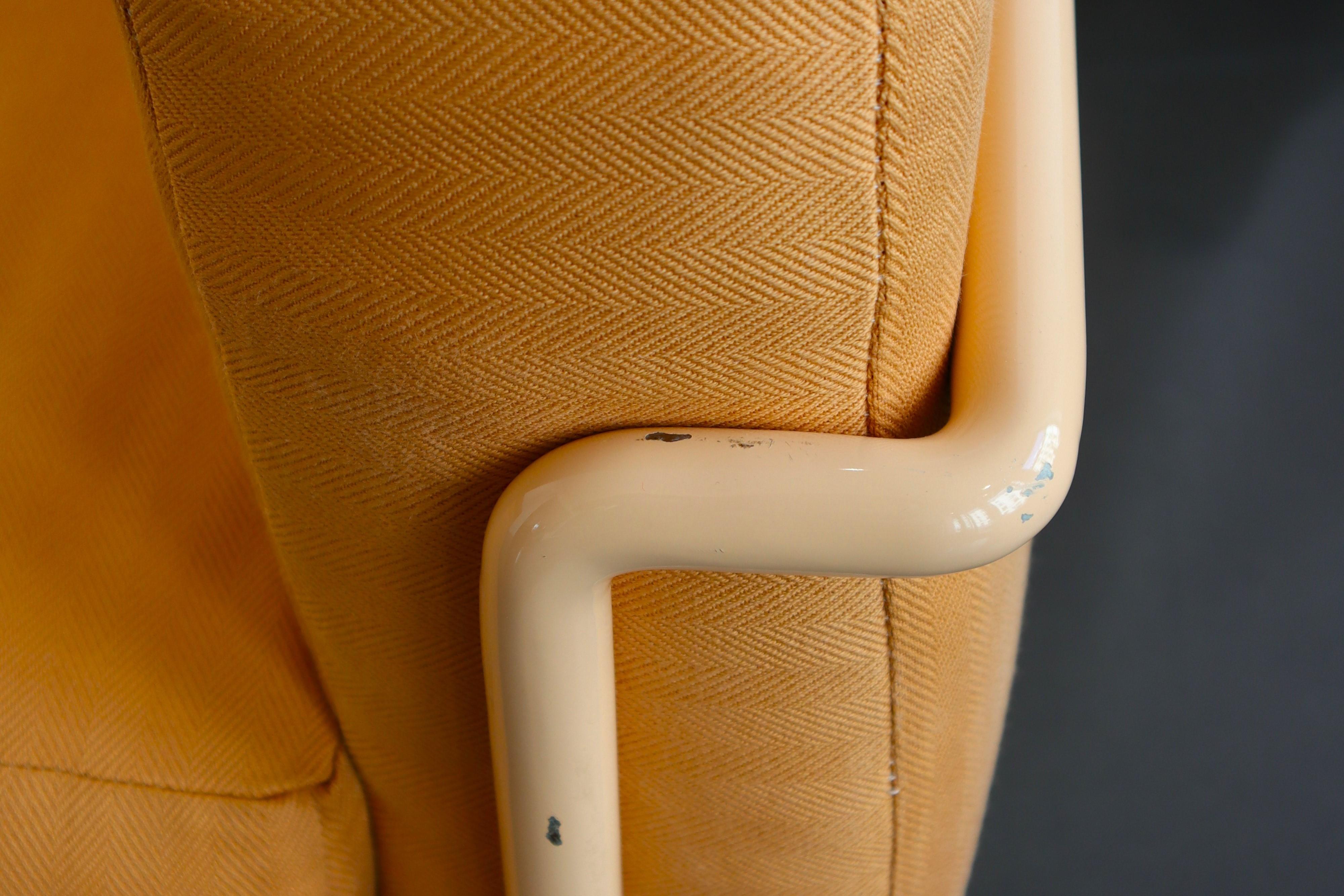 20th Century Le Corbusier LC2 Sofa in Chic Mango Fabric with Peach Tube Steel, Cassina For Sale