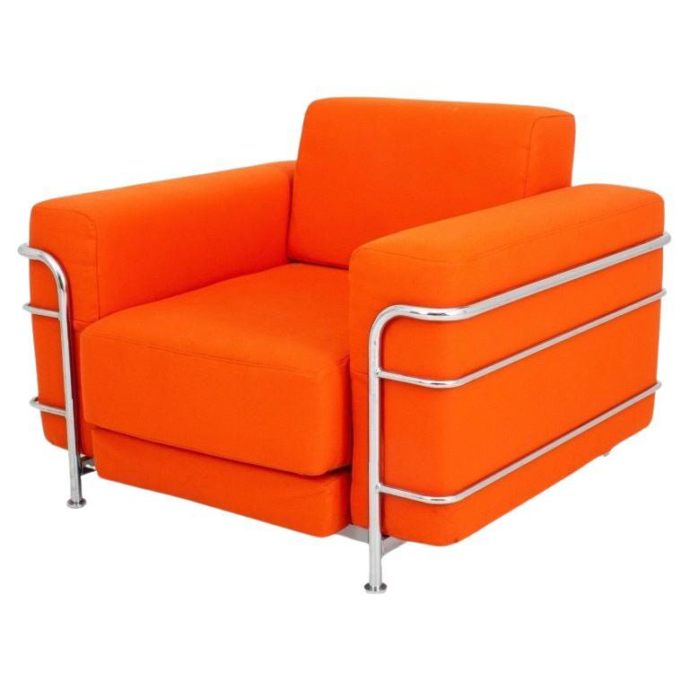 Chaise tapissée orange de style LC2 Le Corbusier en vente