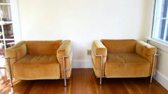 Fauteuil Grand Confort Le Corbusier LC3 en mohair ambré, Cassina, Italie