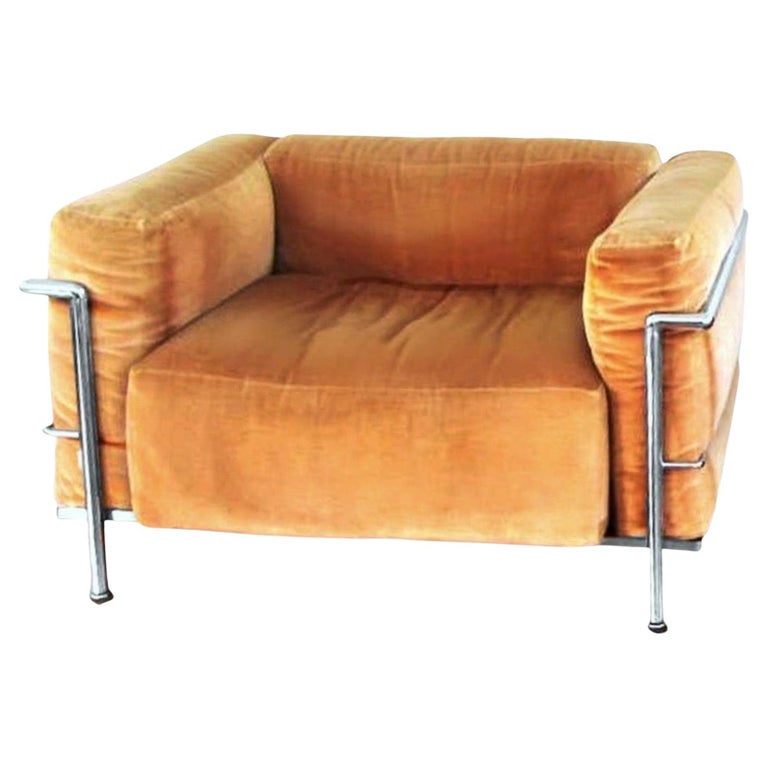 Le Corbusier LC3 Fauteuil Grand Confort Amber Mohair Armchair, Cassina, Italy For Sale