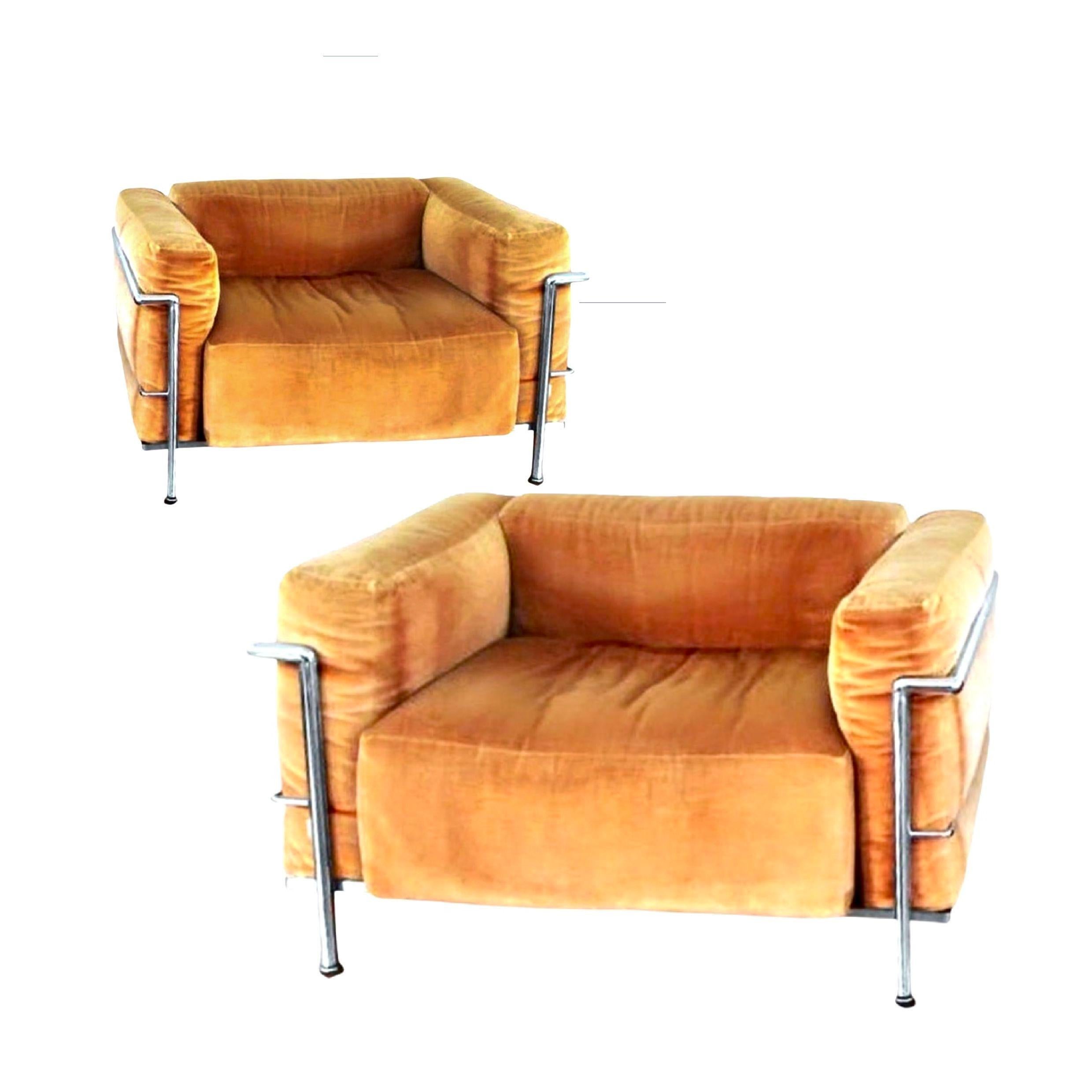 Mid-Century Modern Le Corbusier Lc3 Fauteuil Grand Confort Amber Mohair Armchair Pair, Cassina