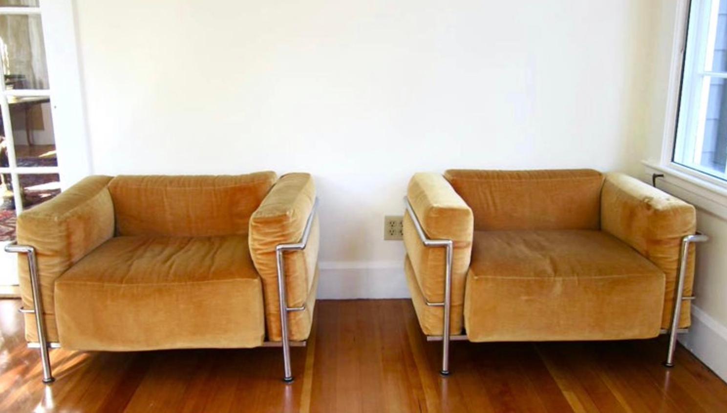 20ième siècle Paire de fauteuils Grand Confort Le Corbusier Lc3 en mohair ambré, Cassina