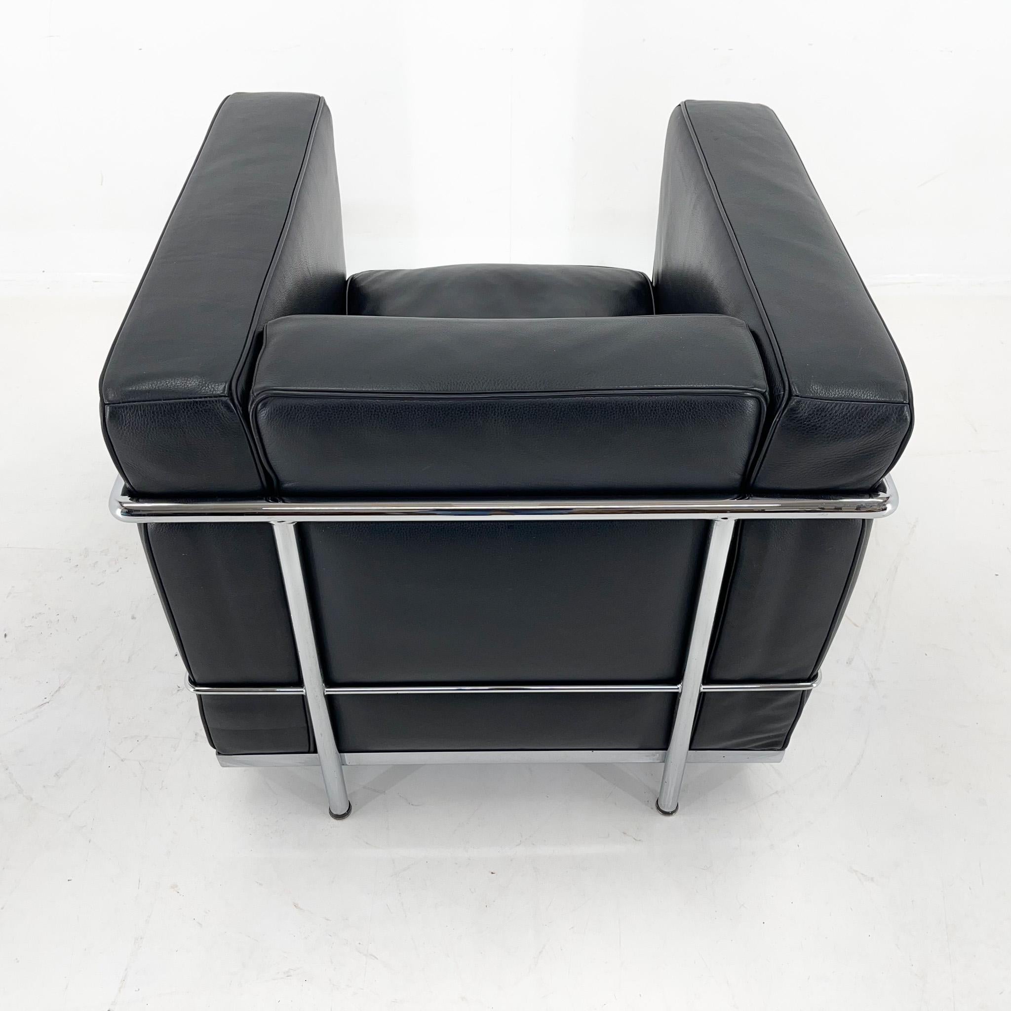 Mid-Century Modern Le Corbusier LC3 Grand Comfort Style Black Leather & Chrome Armchair