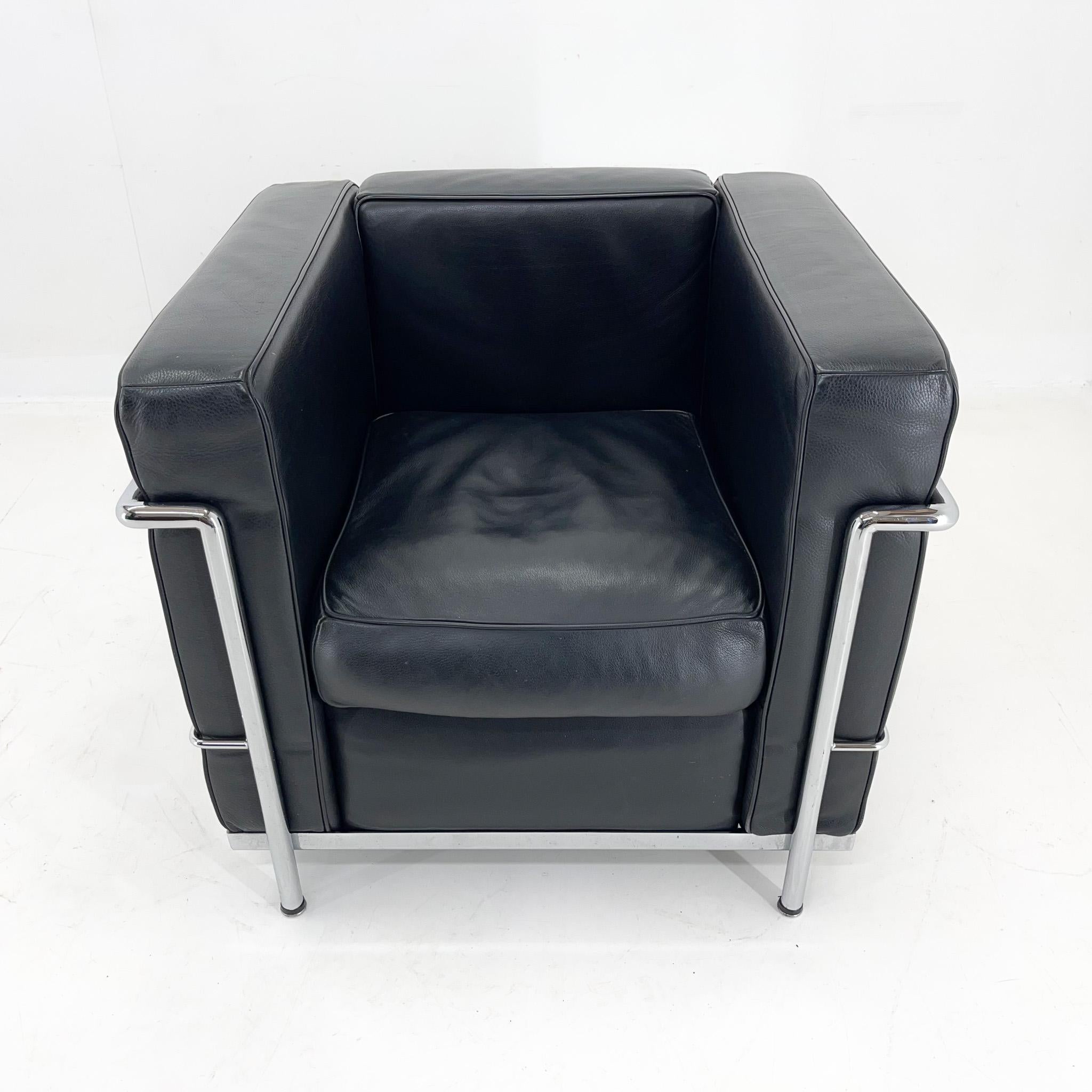 Le Corbusier LC3 Grand Comfort Style Black Leather & Chrome Armchair 1