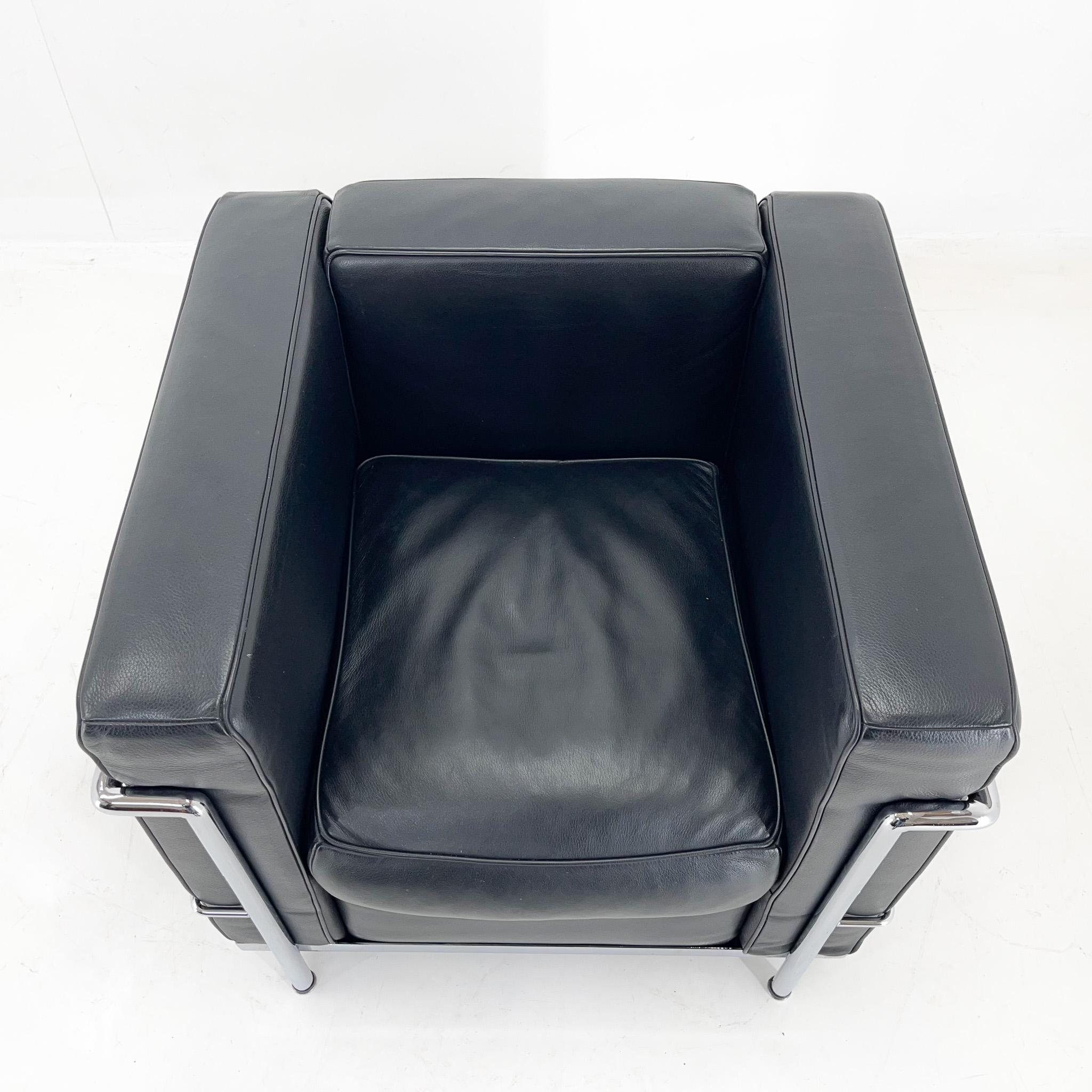 Le Corbusier LC3 Grand Comfort Style Black Leather & Chrome Armchair 2