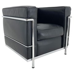 Le Corbusier LC3 Grand Comfort Style Black Leather & Chrome Armchair