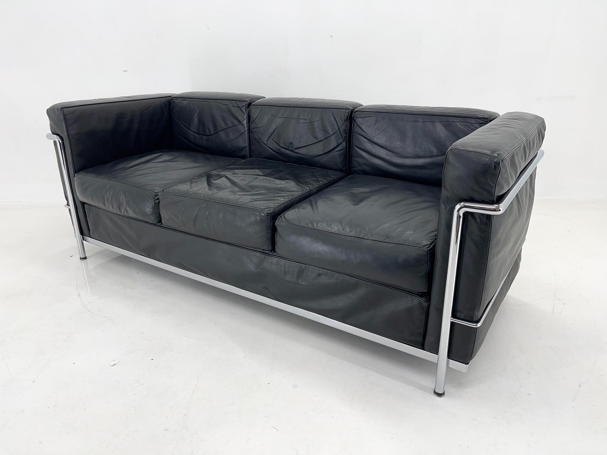Le Corbusier LC3 Grand Comfort Style Black Leather & Chrome Living Room Set 7