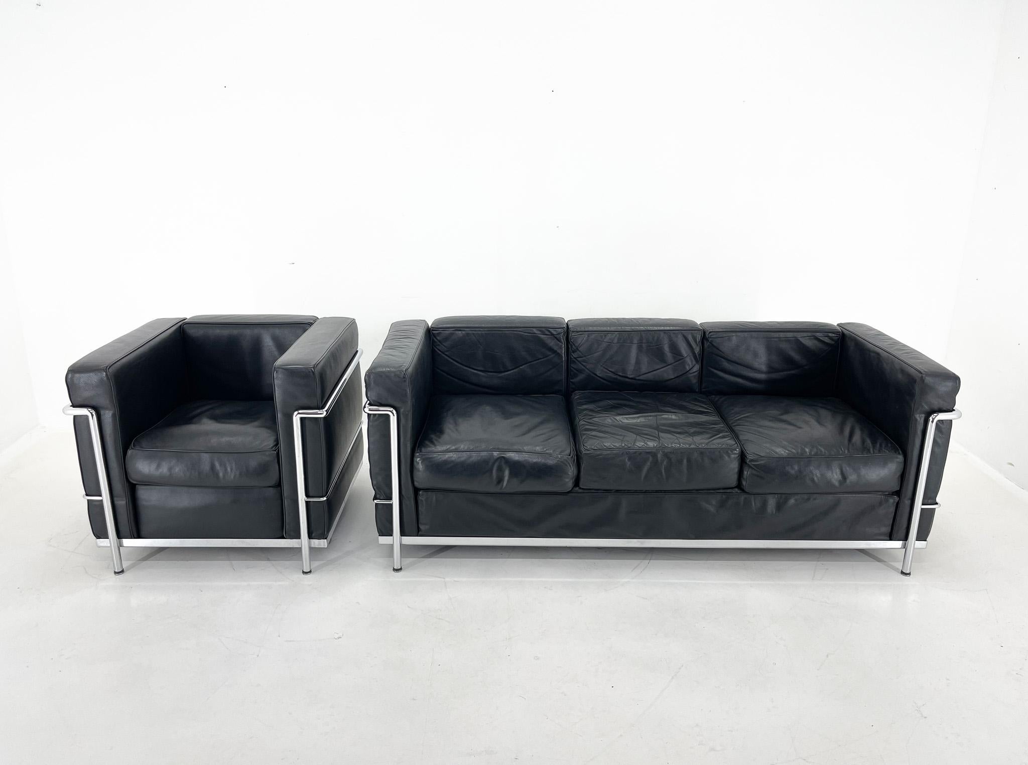 European Le Corbusier LC3 Grand Comfort Style Black Leather & Chrome Living Room Set