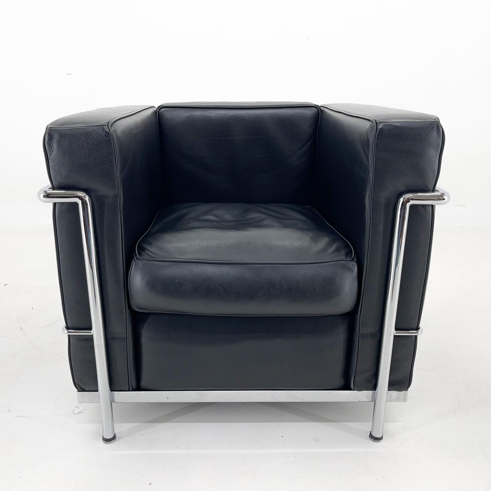 Le Corbusier LC3 Grand Comfort Style Black Leather & Chrome Living Room Set 4