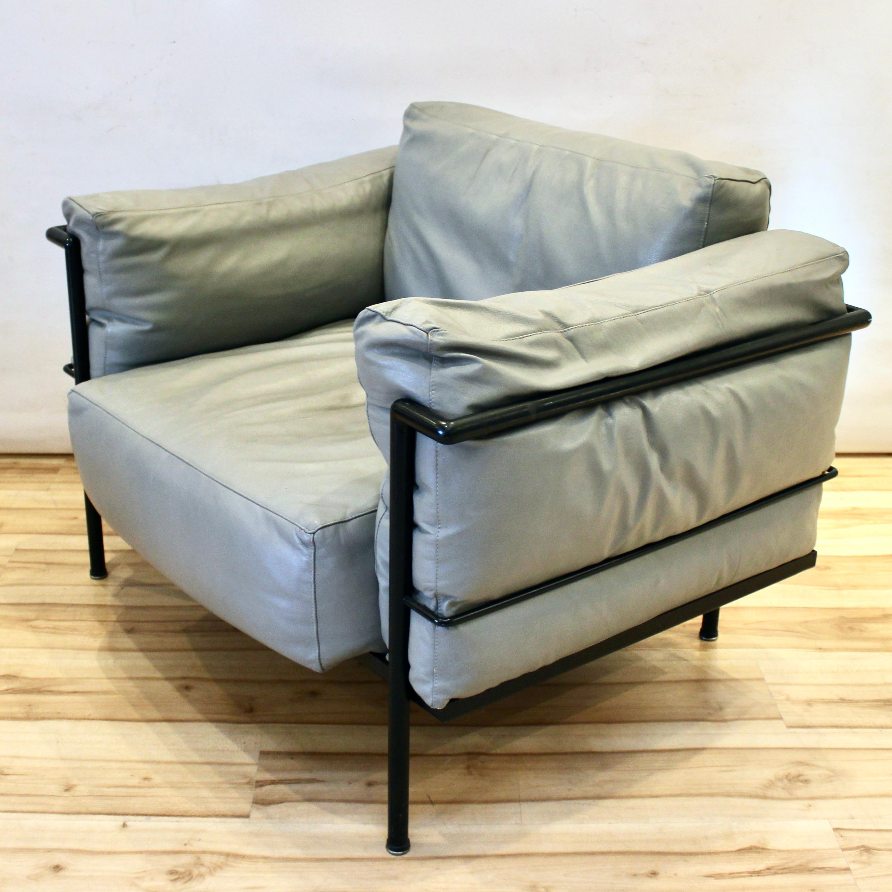 Italian Le Corbusier LC3 Grande Leather, Chrome, and Steel Lounge Chair